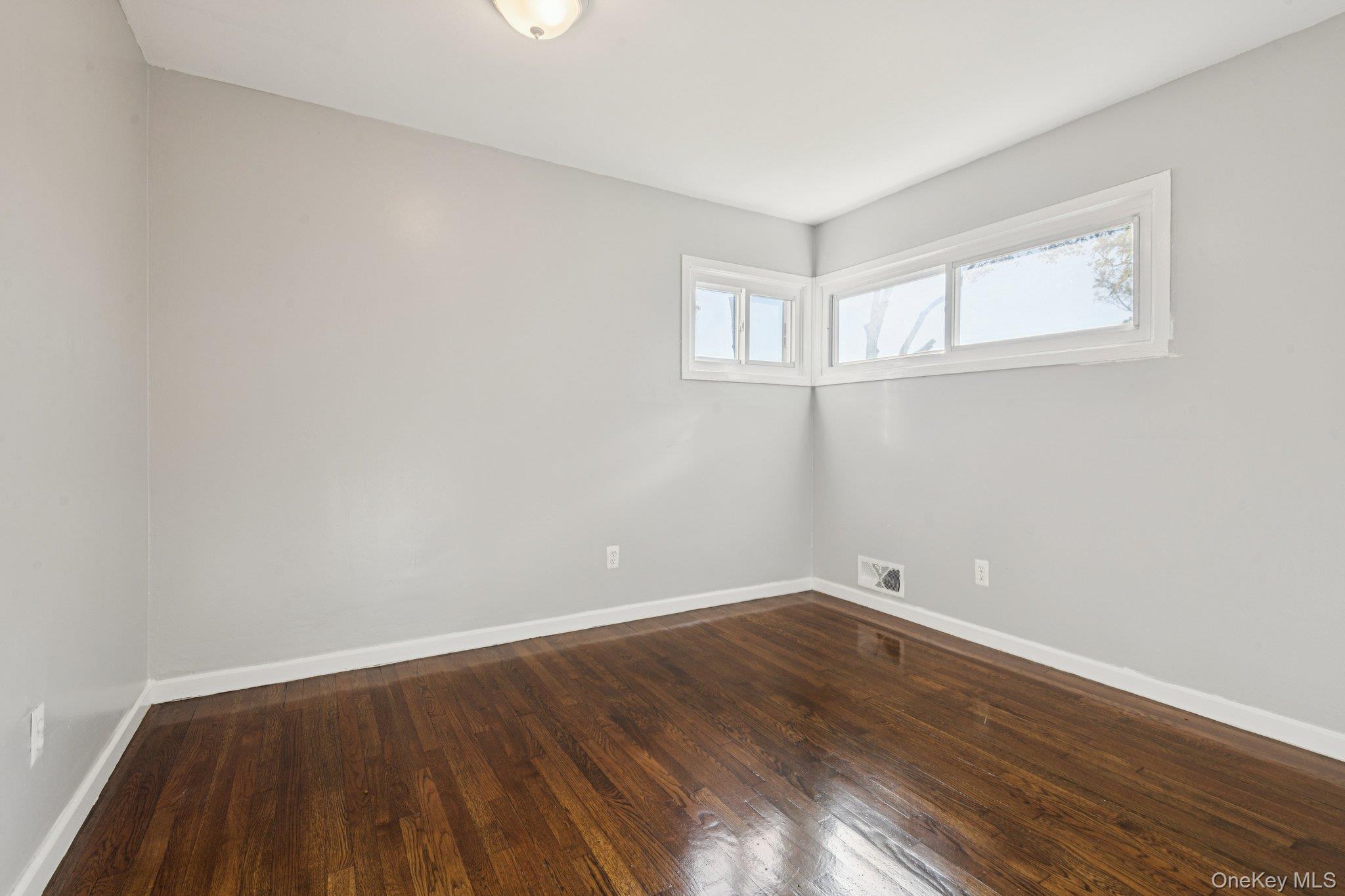 Single Family Heyward Suffolk County, NY 11717, MLS-927399-19