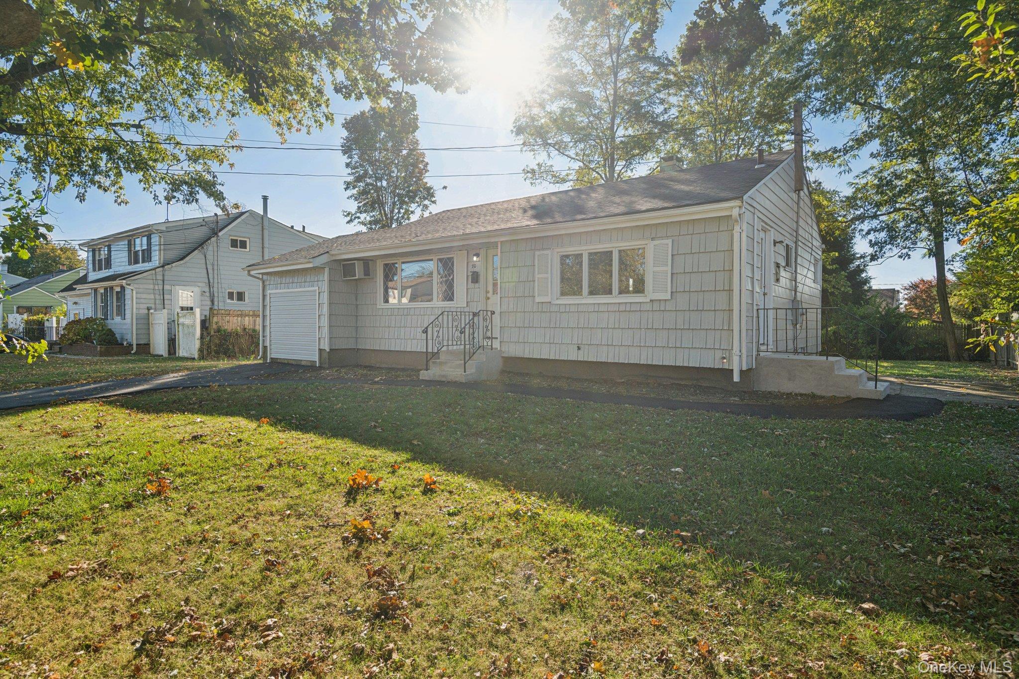 Single Family Heyward Suffolk County, NY 11717, MLS-927399-2
