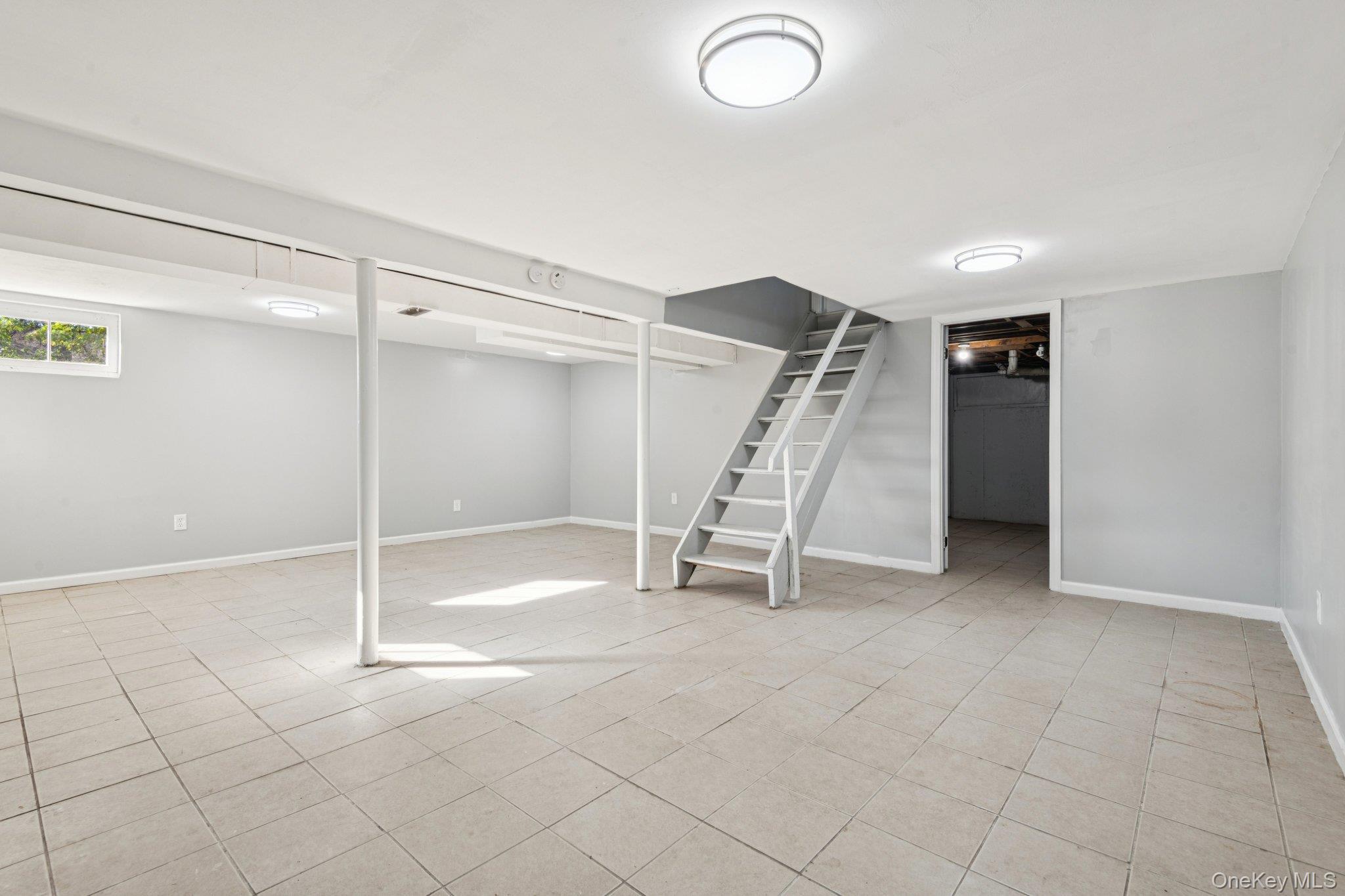 Single Family Heyward Suffolk County, NY 11717, MLS-927399-22