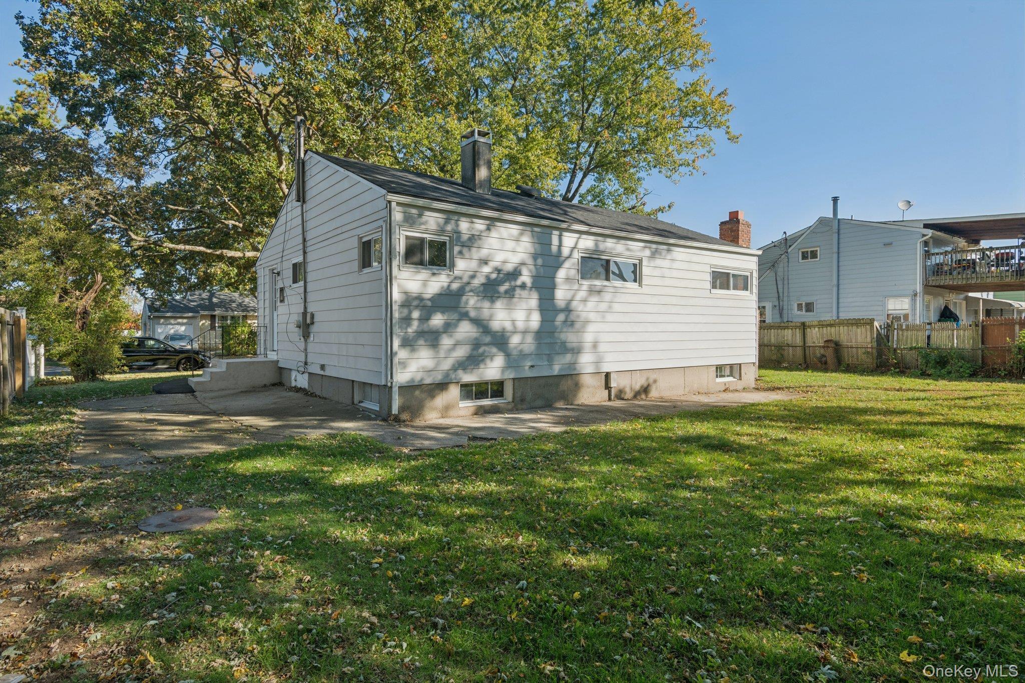 Single Family Heyward Suffolk County, NY 11717, MLS-927399-23