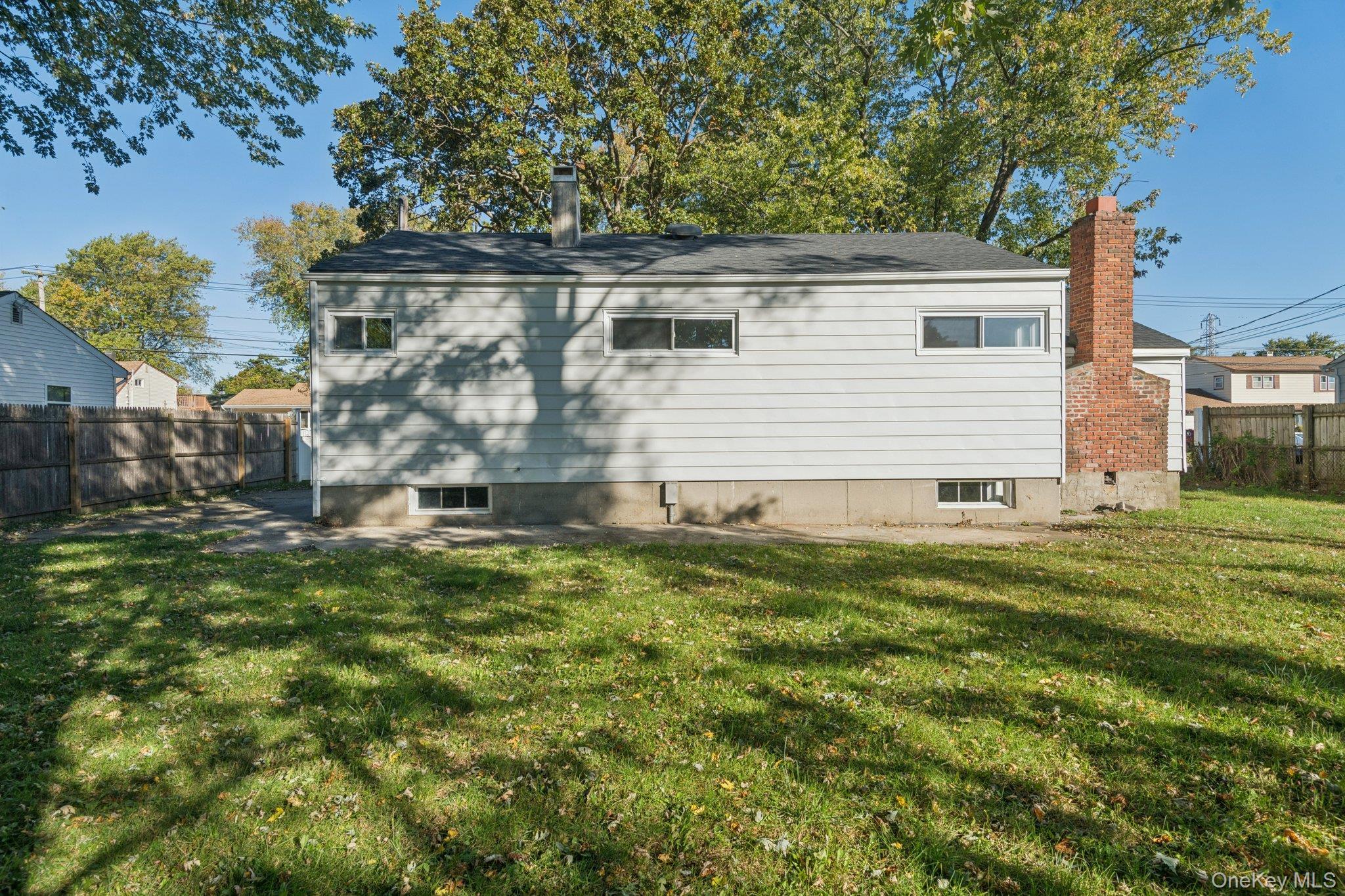 Single Family Heyward Suffolk County, NY 11717, MLS-927399-24