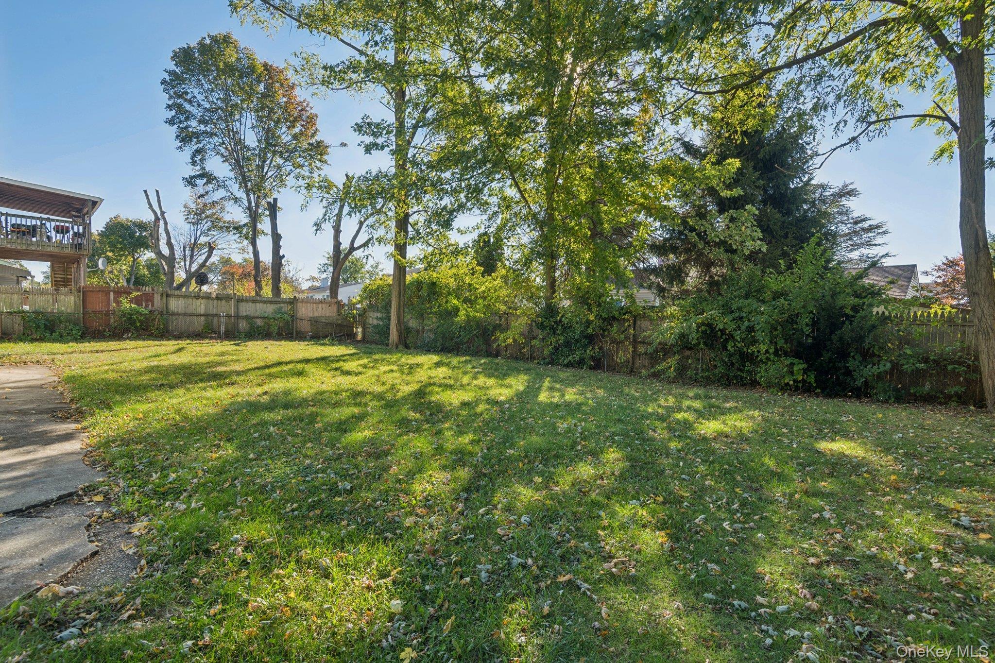 Single Family Heyward  Suffolk County, NY 11717, MLS-927399-27