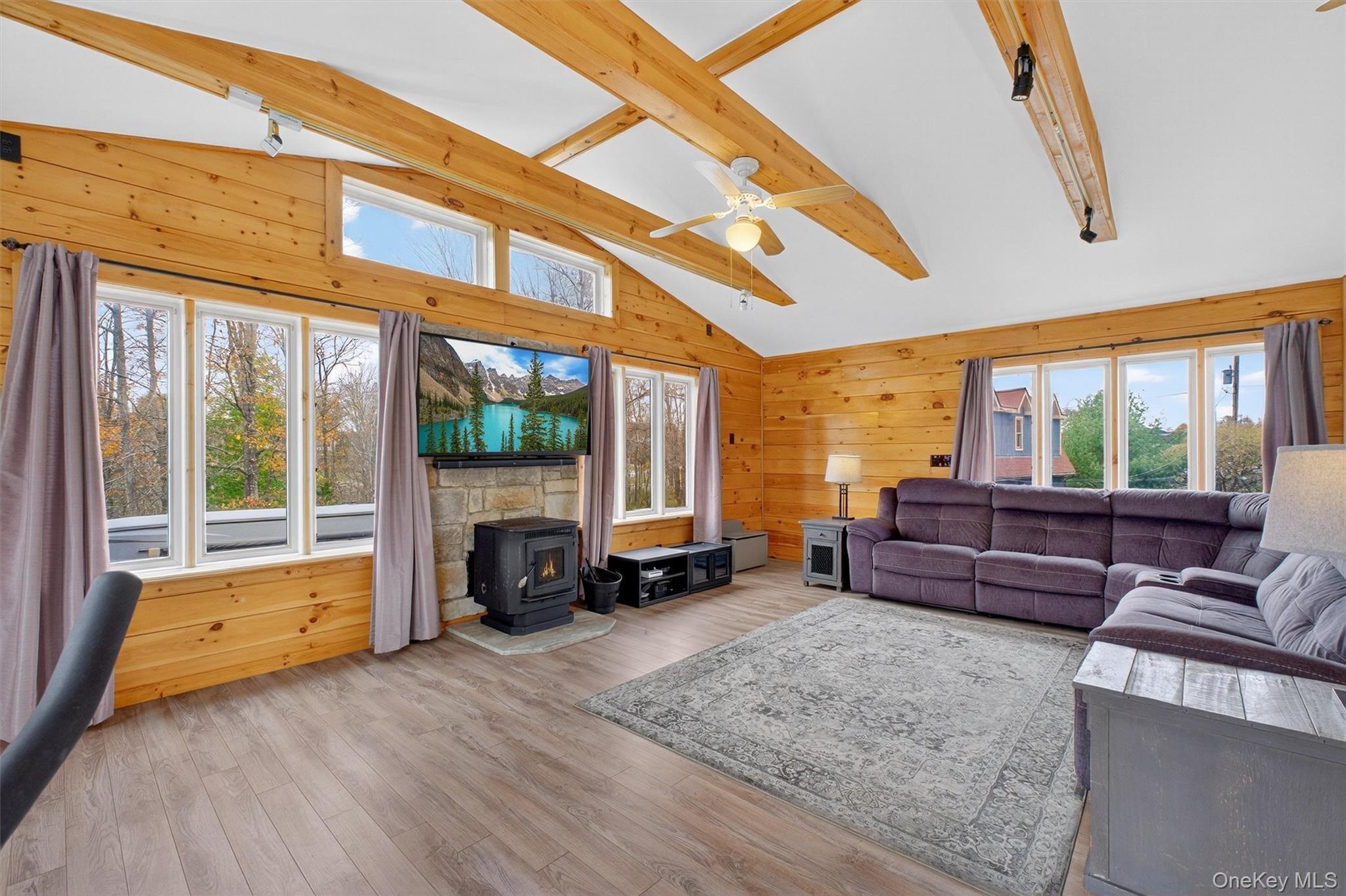 Single Family Salt Point Dutchess County, NY 12601, MLS-927401-15