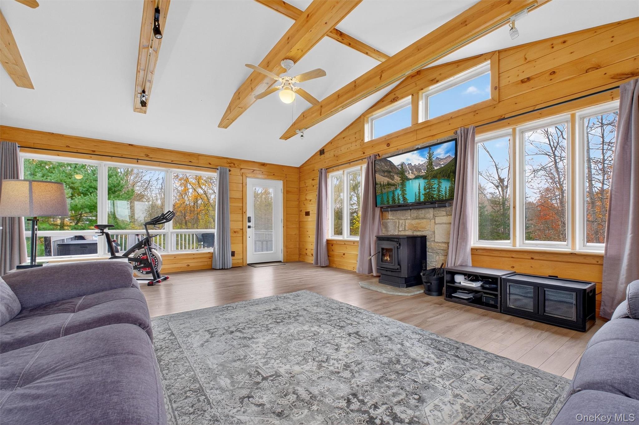 Single Family Salt Point Dutchess County, NY 12601, MLS-927401-17