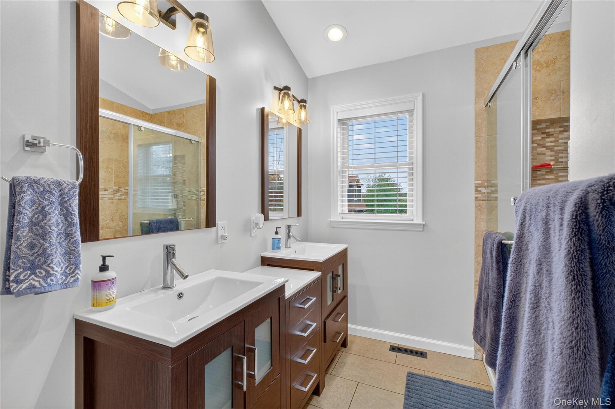 Single Family Salt Point Dutchess County, NY 12601, MLS-927401-18