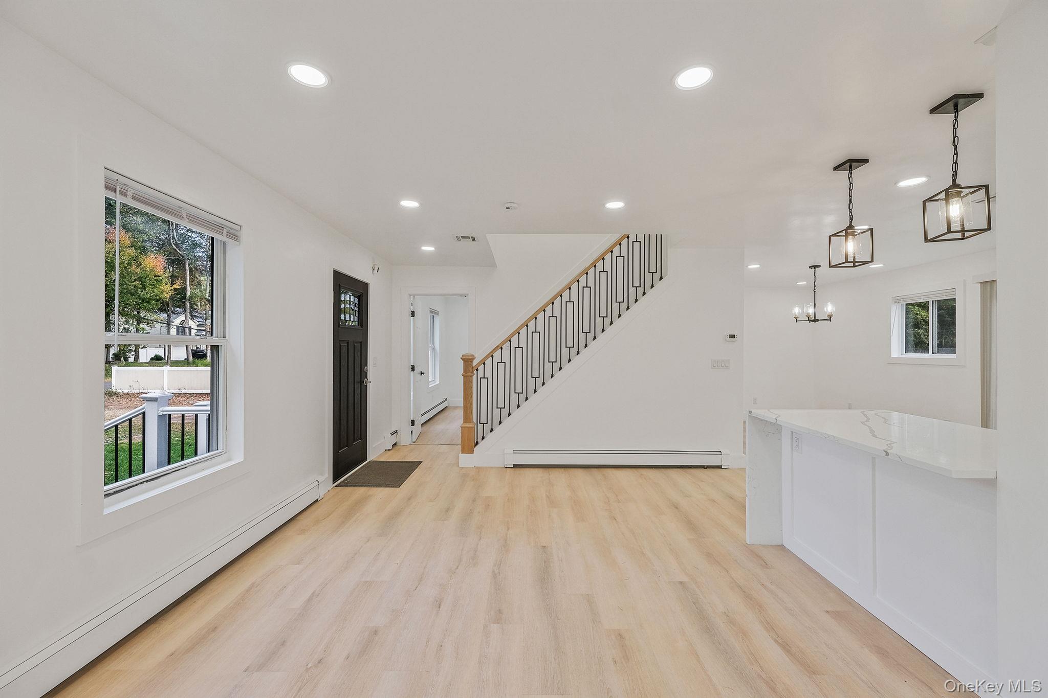 Single Family Flores  Suffolk County, NY 11953, MLS-927410-10