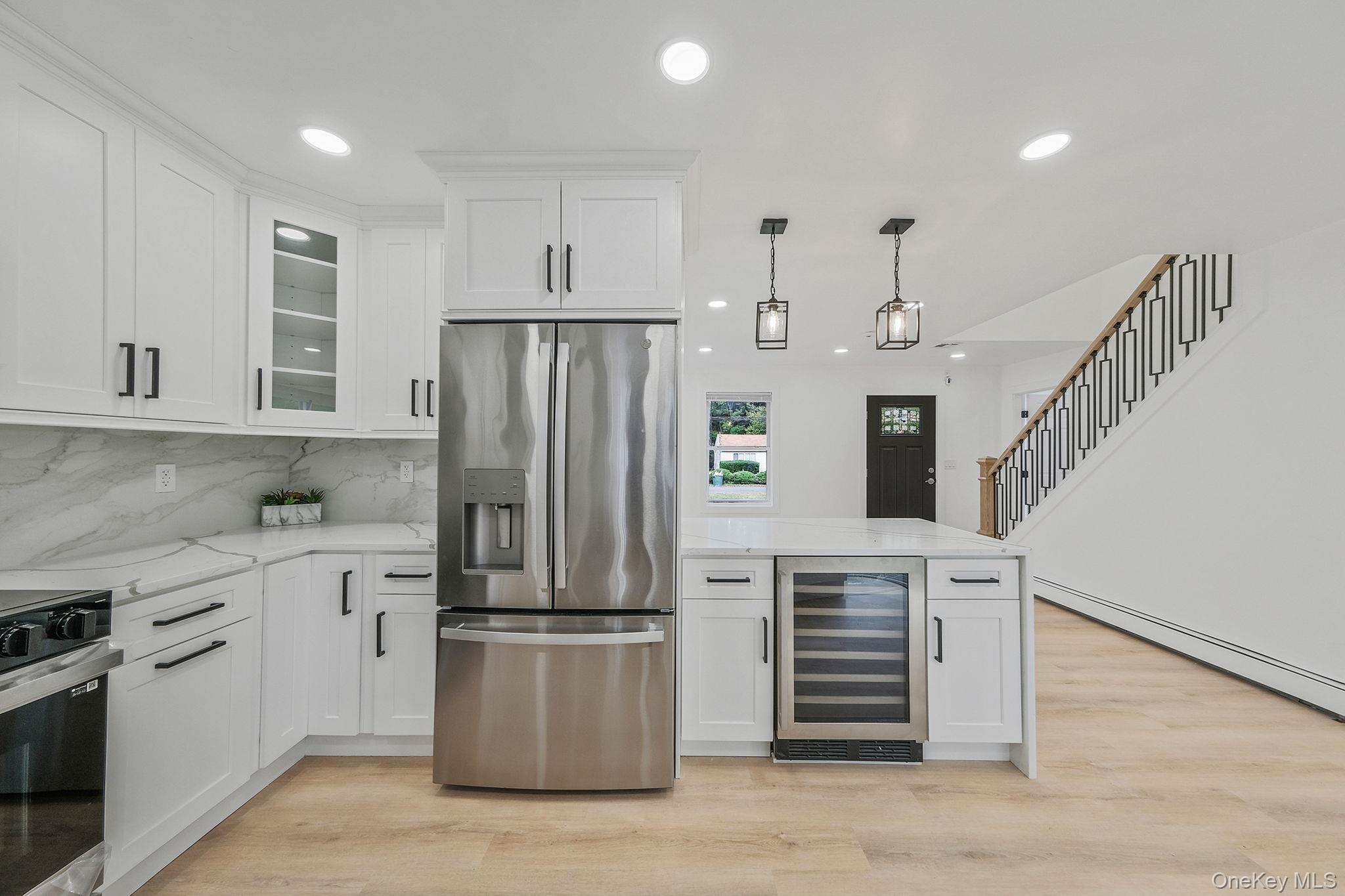 Single Family Flores  Suffolk County, NY 11953, MLS-927410-15