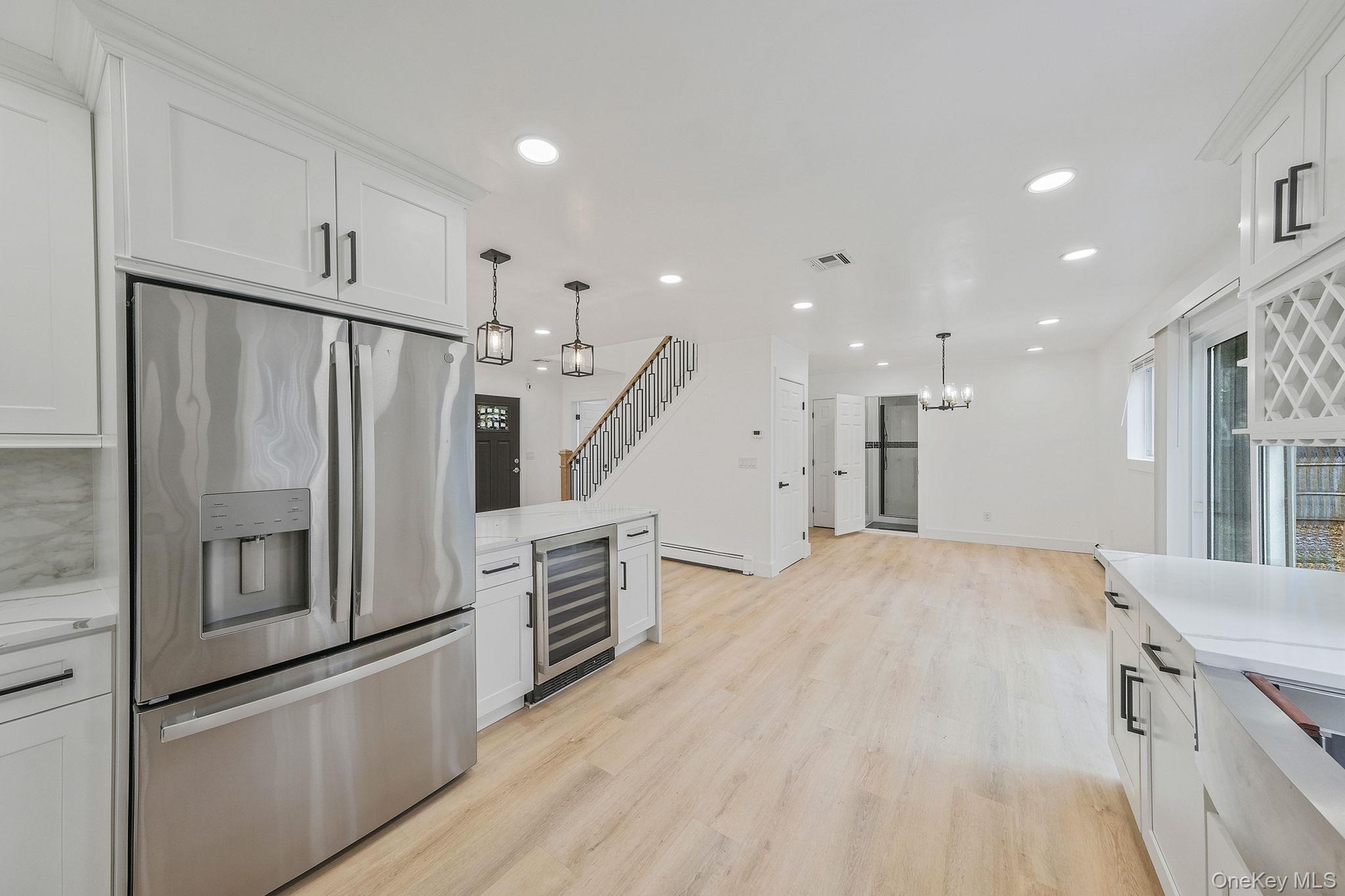 Single Family Flores  Suffolk County, NY 11953, MLS-927410-16