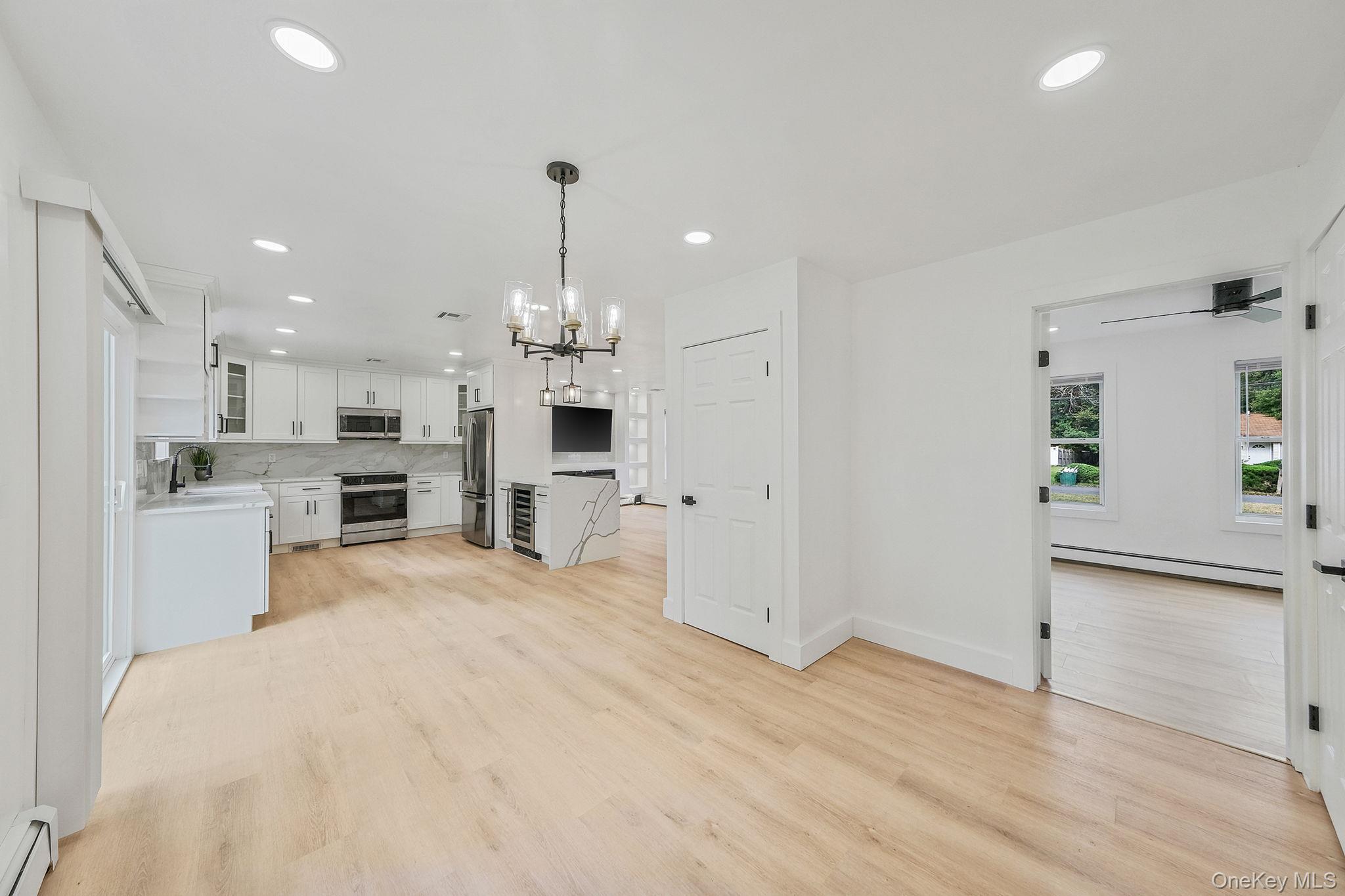 Single Family Flores  Suffolk County, NY 11953, MLS-927410-18