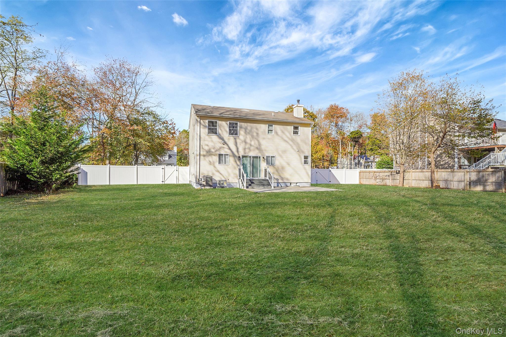 Single Family Flores  Suffolk County, NY 11953, MLS-927410-4