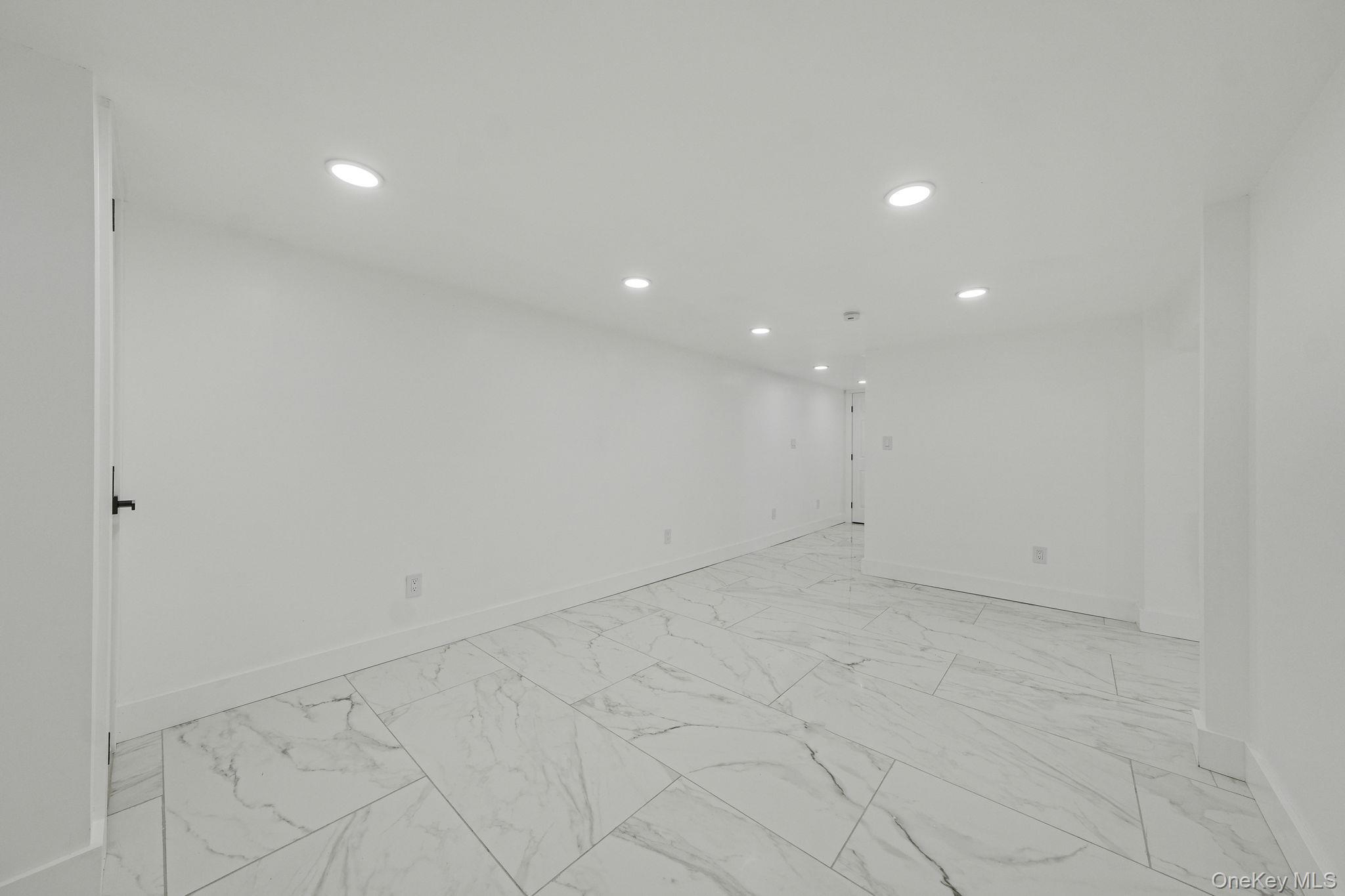 Single Family Flores  Suffolk County, NY 11953, MLS-927410-42