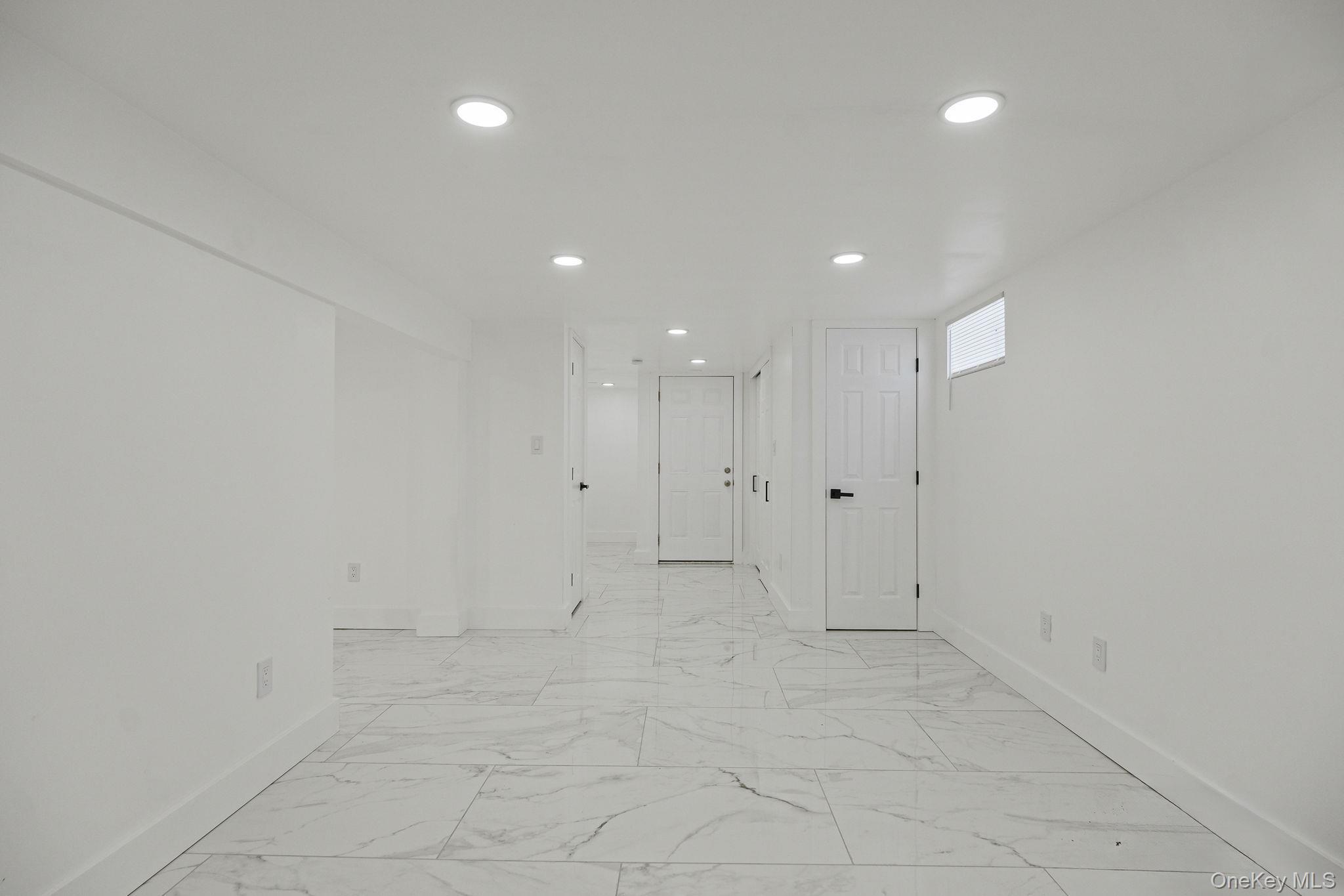 Single Family Flores  Suffolk County, NY 11953, MLS-927410-43