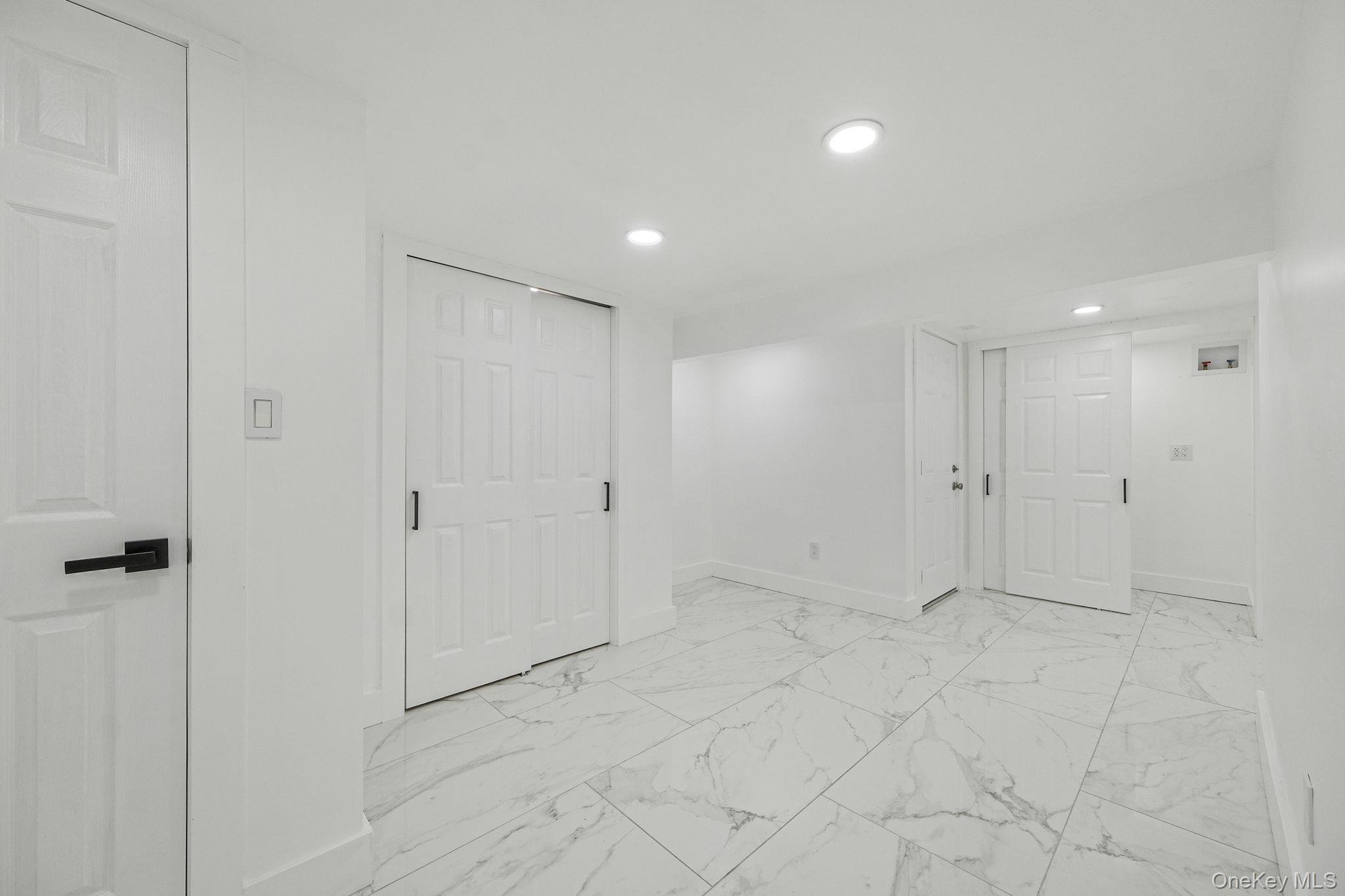 Single Family Flores  Suffolk County, NY 11953, MLS-927410-46