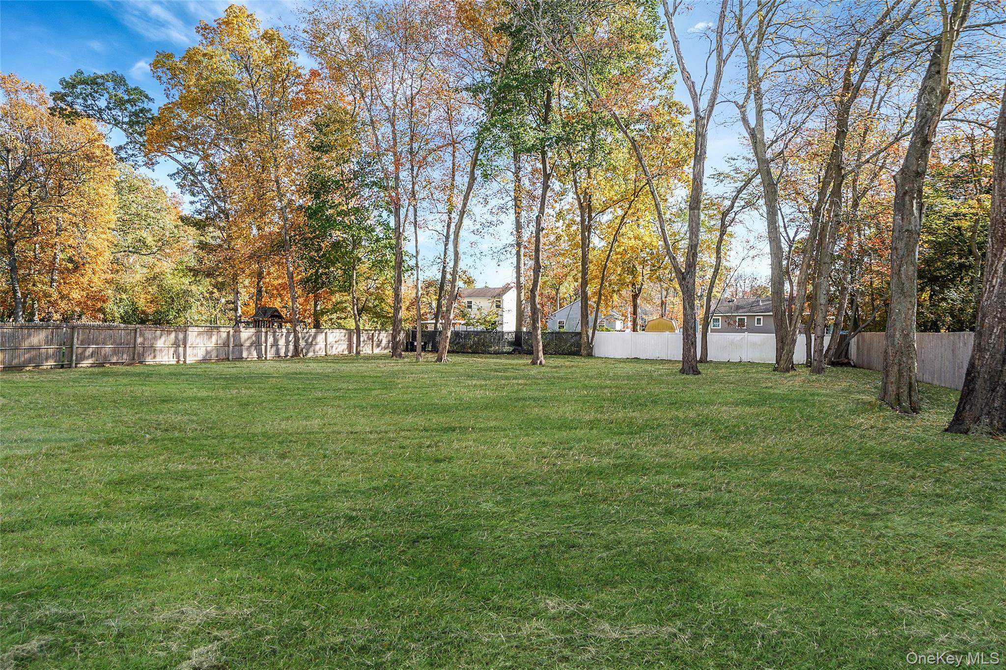 Single Family Flores  Suffolk County, NY 11953, MLS-927410-47