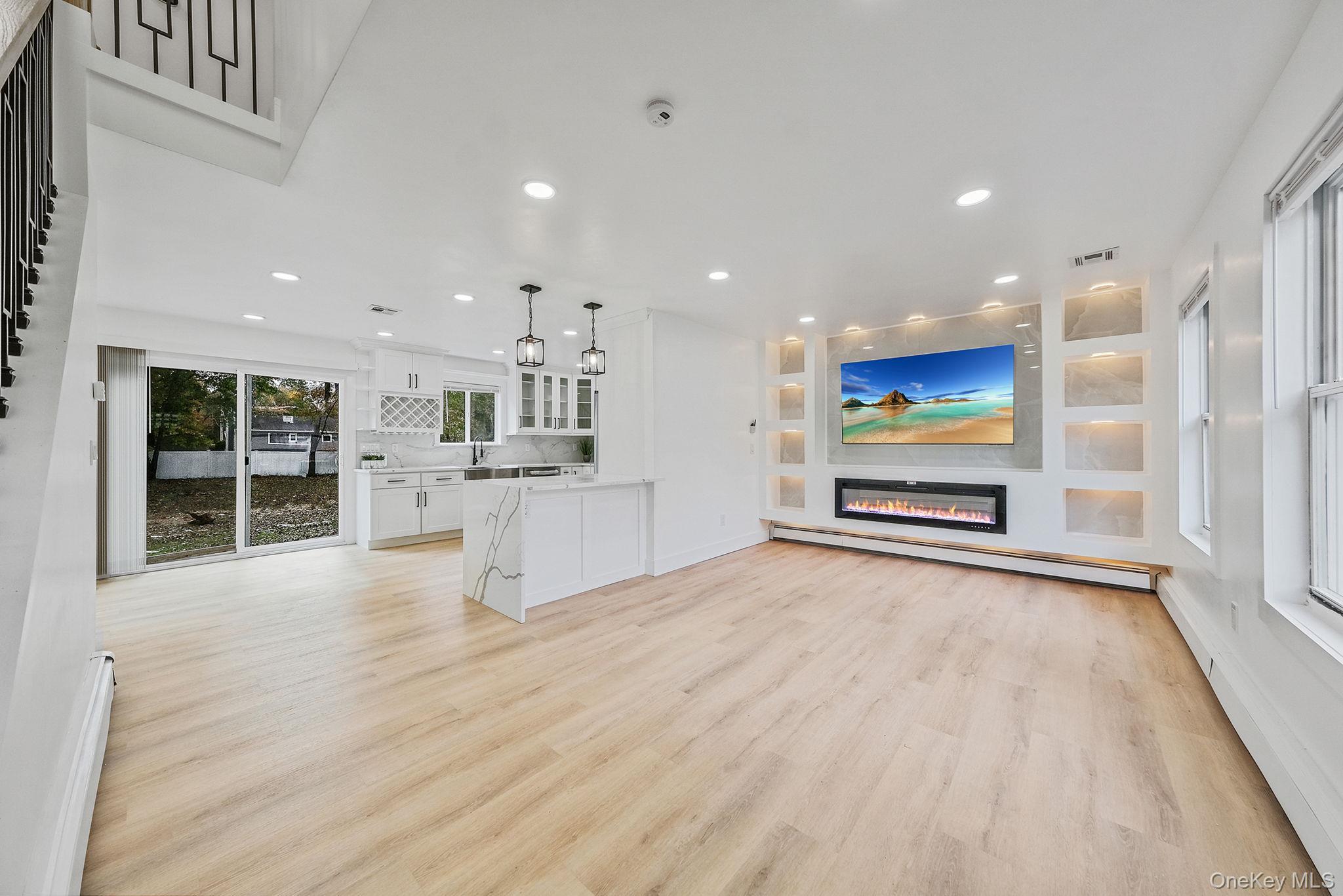 Single Family Flores  Suffolk County, NY 11953, MLS-927410-6