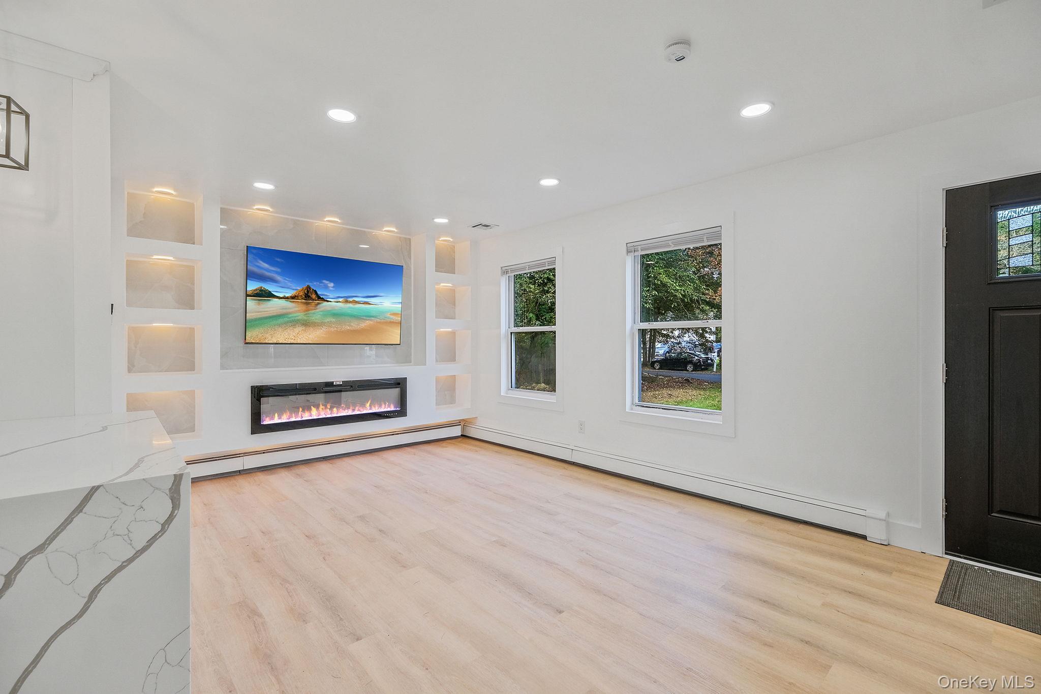 Single Family Flores  Suffolk County, NY 11953, MLS-927410-9