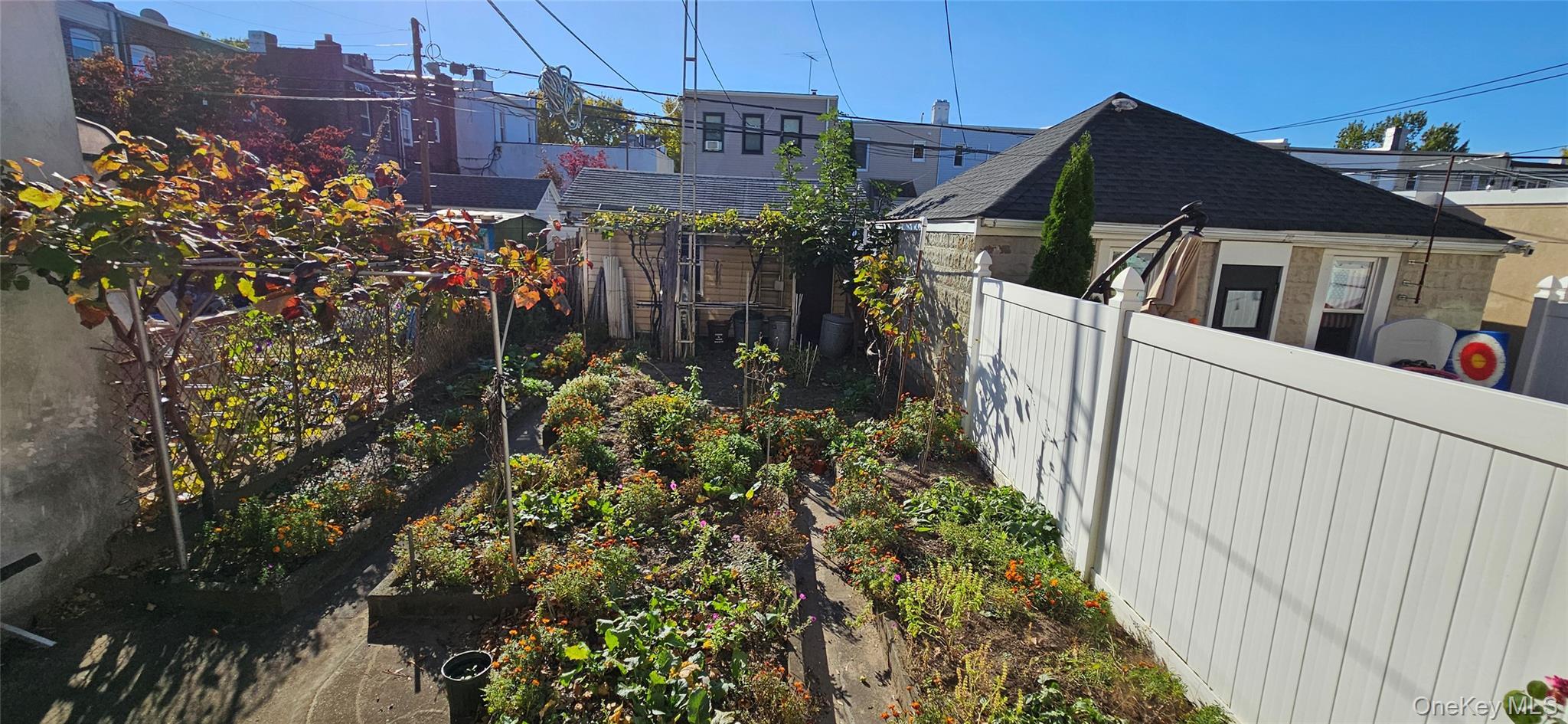 Single Family 75th  Queens, NY 11385, MLS-927418-31