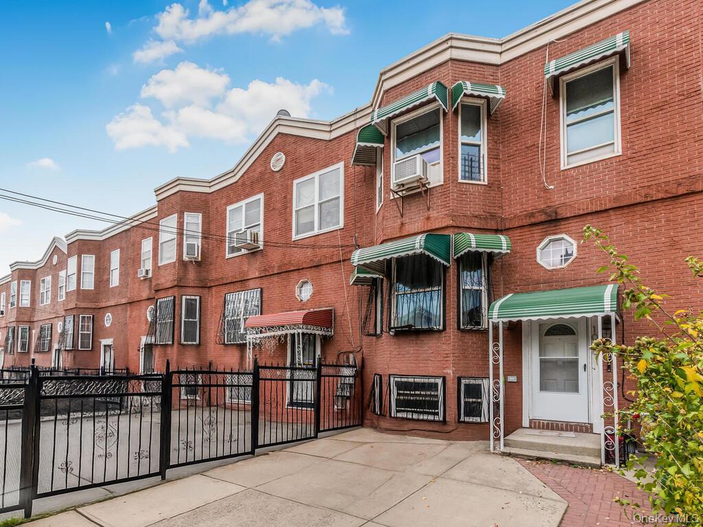 Single Family Kelly  Bronx, NY 10459, MLS-927437-2