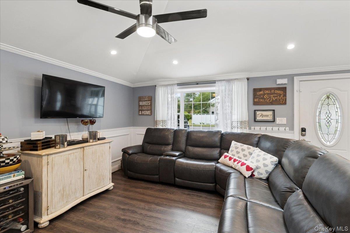 Single Family Pinetree Suffolk County, NY 11967, MLS-927442-11