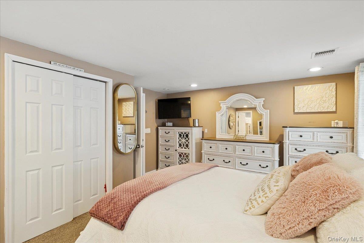 Single Family Pinetree Suffolk County, NY 11967, MLS-927442-15