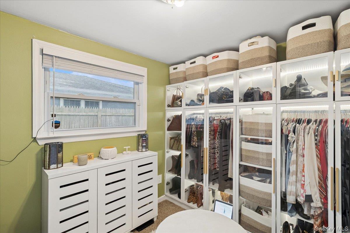 Single Family Pinetree Suffolk County, NY 11967, MLS-927442-17