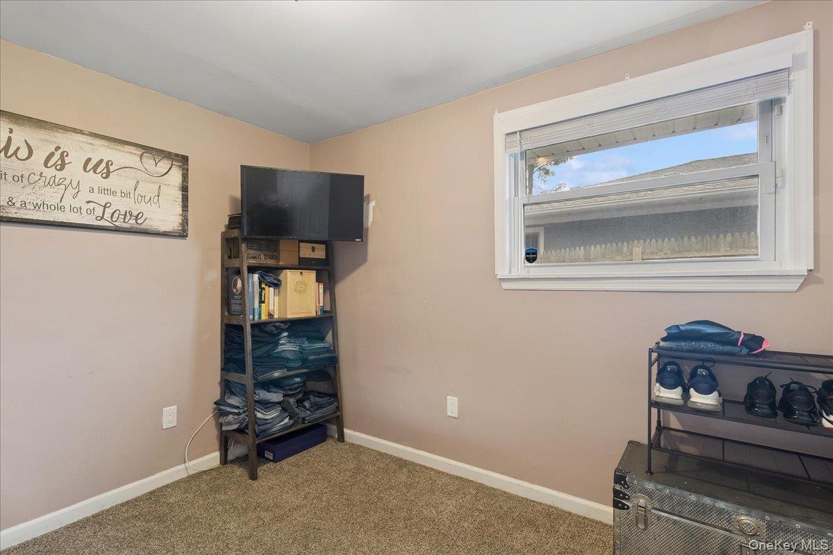 Single Family Pinetree Suffolk County, NY 11967, MLS-927442-19