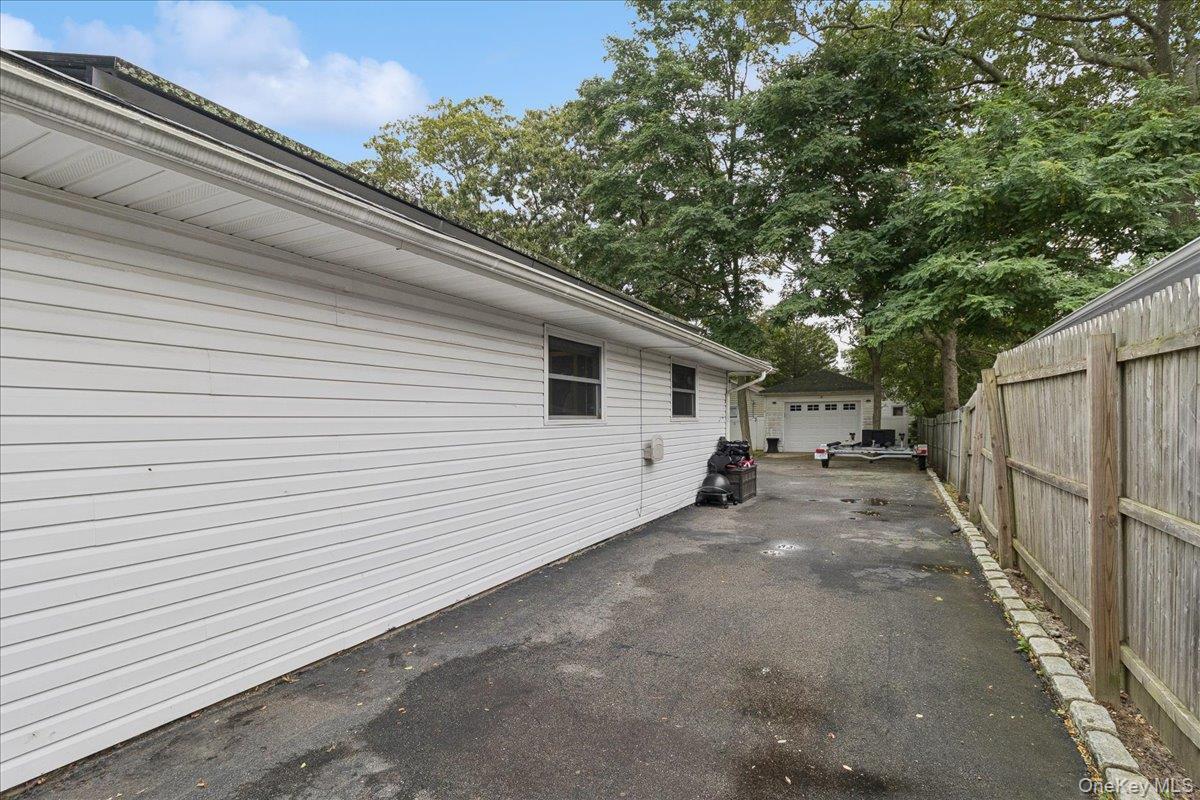 Single Family Pinetree Suffolk County, NY 11967, MLS-927442-20