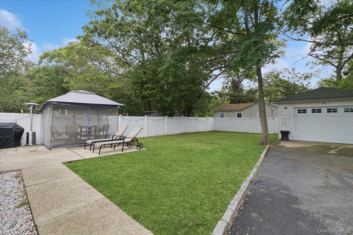 Single Family Pinetree Suffolk County, NY 11967, MLS-927442-21