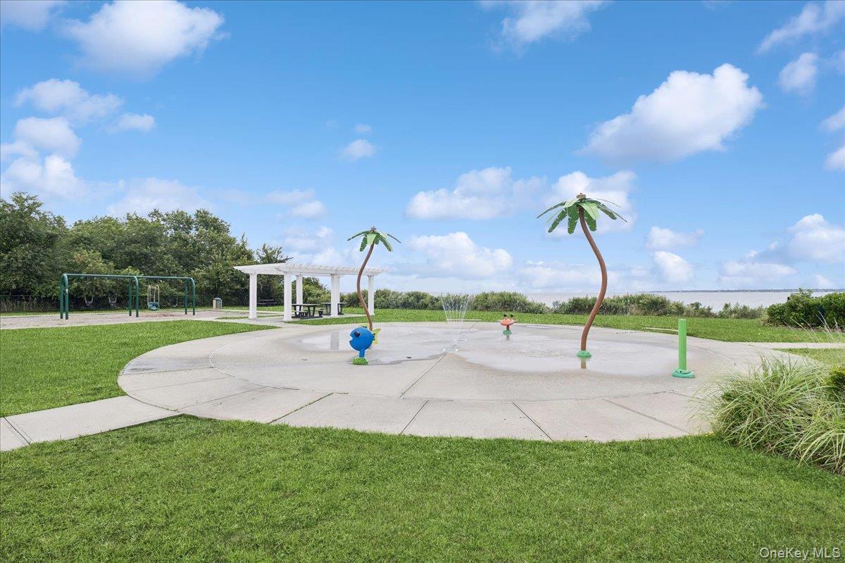 Single Family Pinetree  Suffolk County, NY 11967, MLS-927442-28