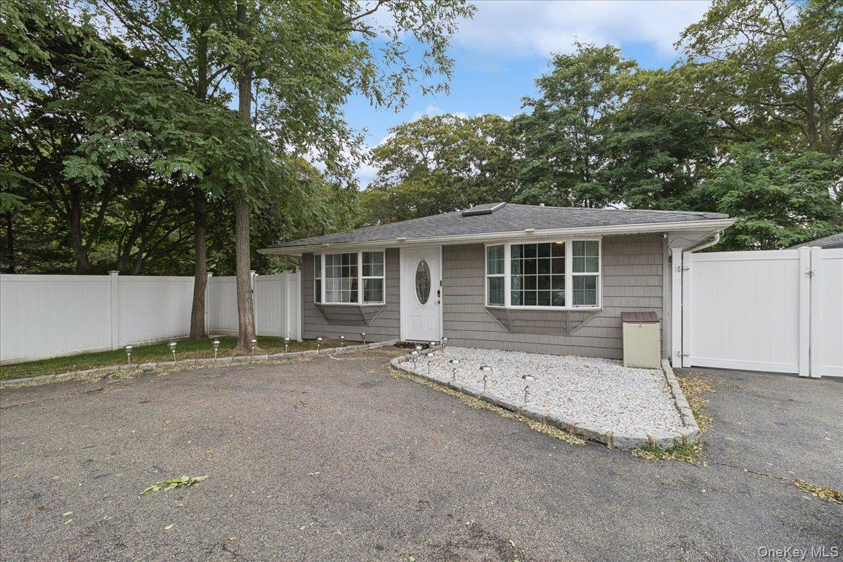 Single Family Pinetree Suffolk County, NY 11967, MLS-927442-3