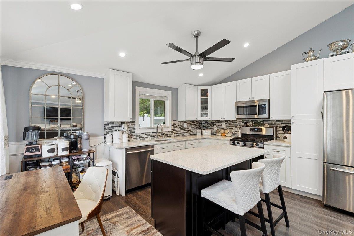 Single Family Pinetree Suffolk County, NY 11967, MLS-927442-4