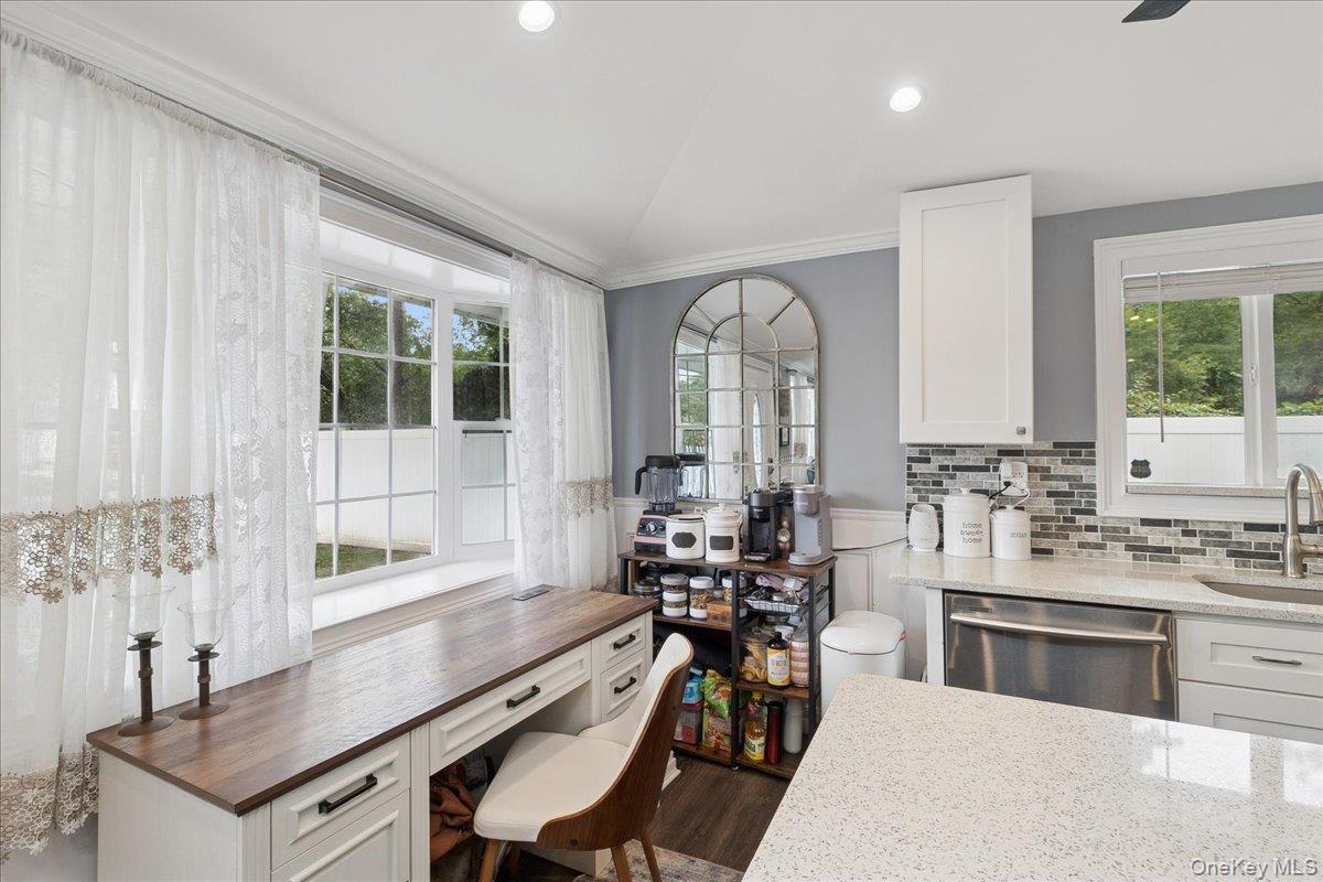 Single Family Pinetree Suffolk County, NY 11967, MLS-927442-5