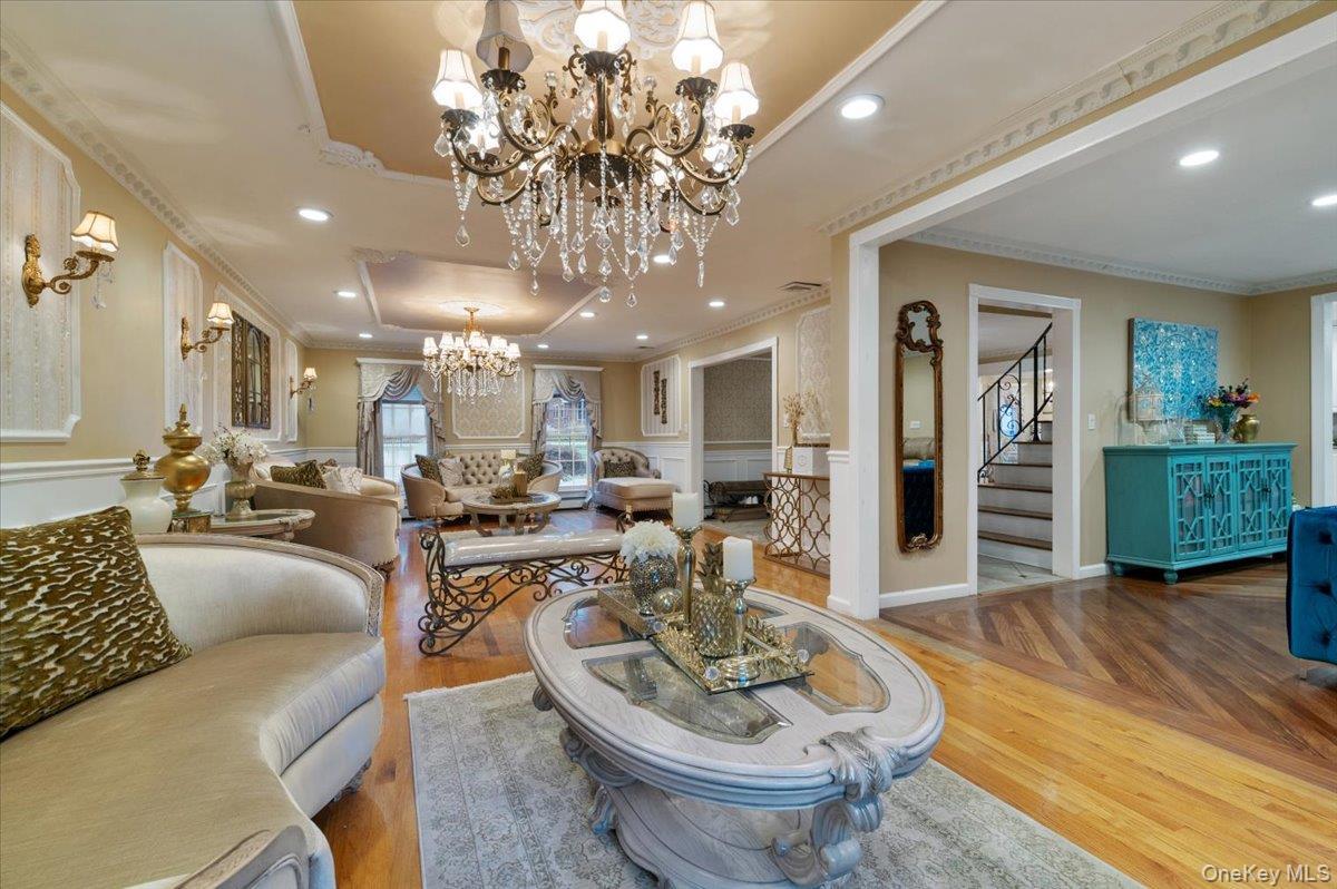 Single Family Caledonia Suffolk County, NY 11746, MLS-927453-10