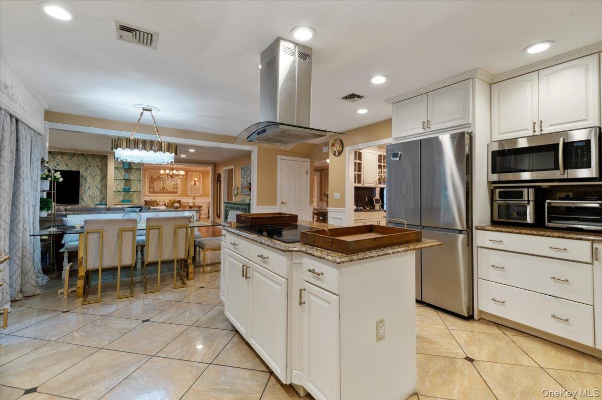 Single Family Caledonia Suffolk County, NY 11746, MLS-927453-18