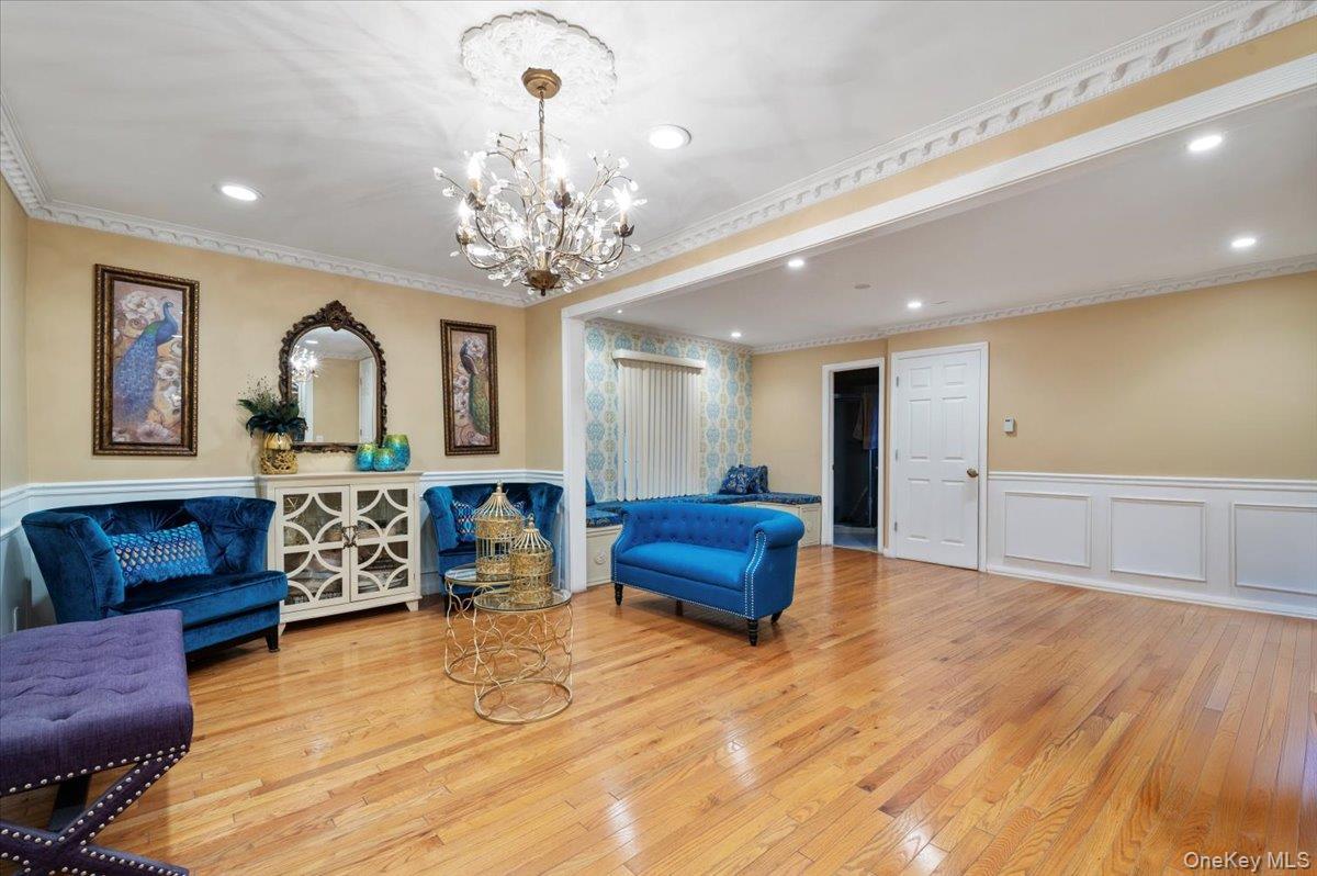 Single Family Caledonia Suffolk County, NY 11746, MLS-927453-22