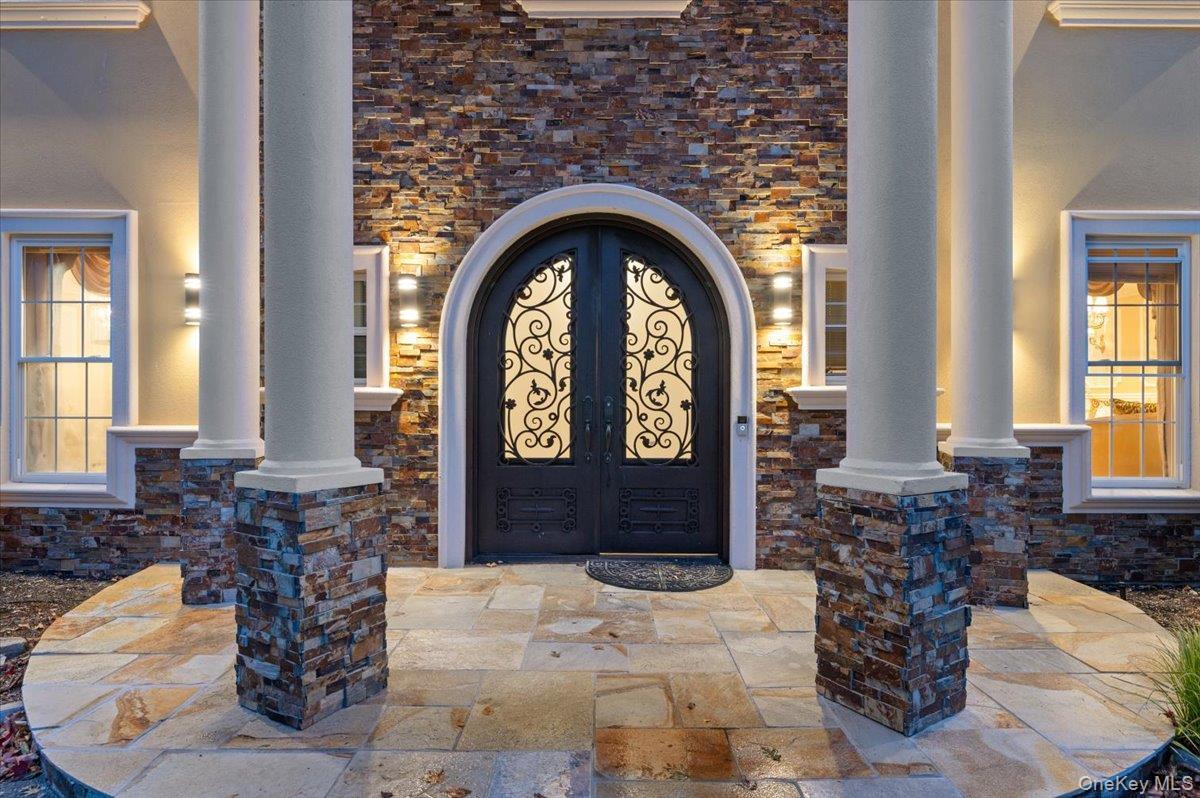 Single Family Caledonia Suffolk County, NY 11746, MLS-927453-3