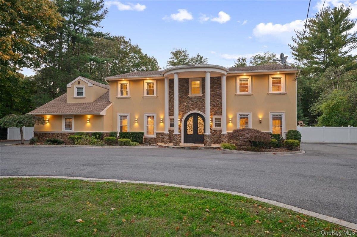 Single Family Caledonia Suffolk County, NY 11746, MLS-927453-49