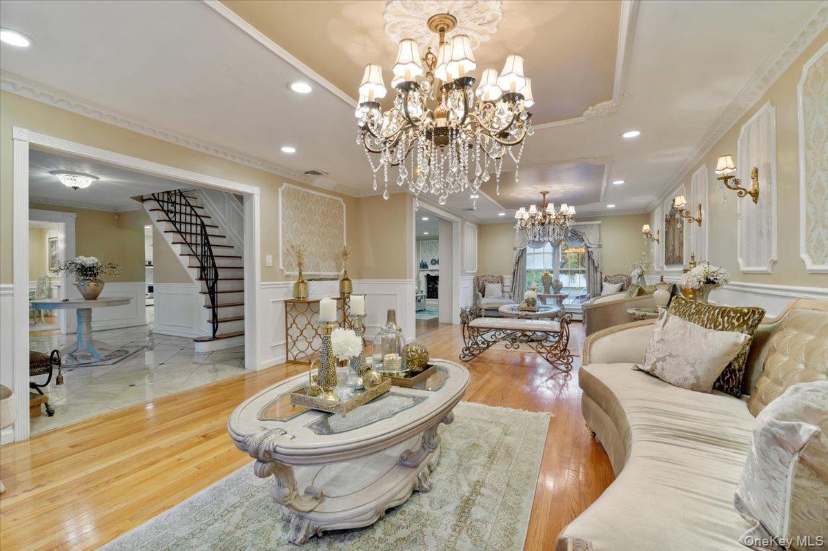 Single Family Caledonia Suffolk County, NY 11746, MLS-927453-8