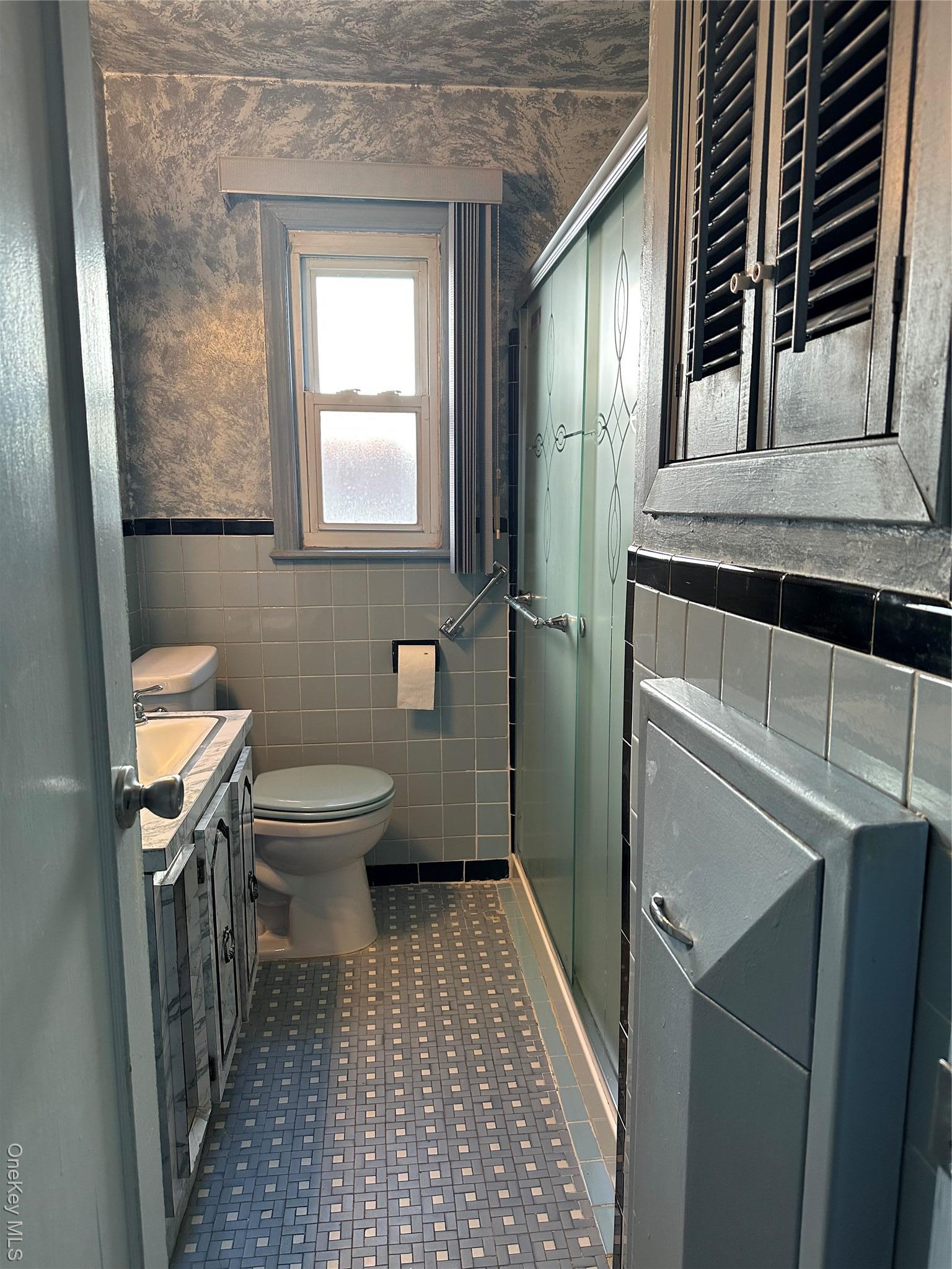 Single Family 258th  Queens, NY 11004, MLS-927472-16