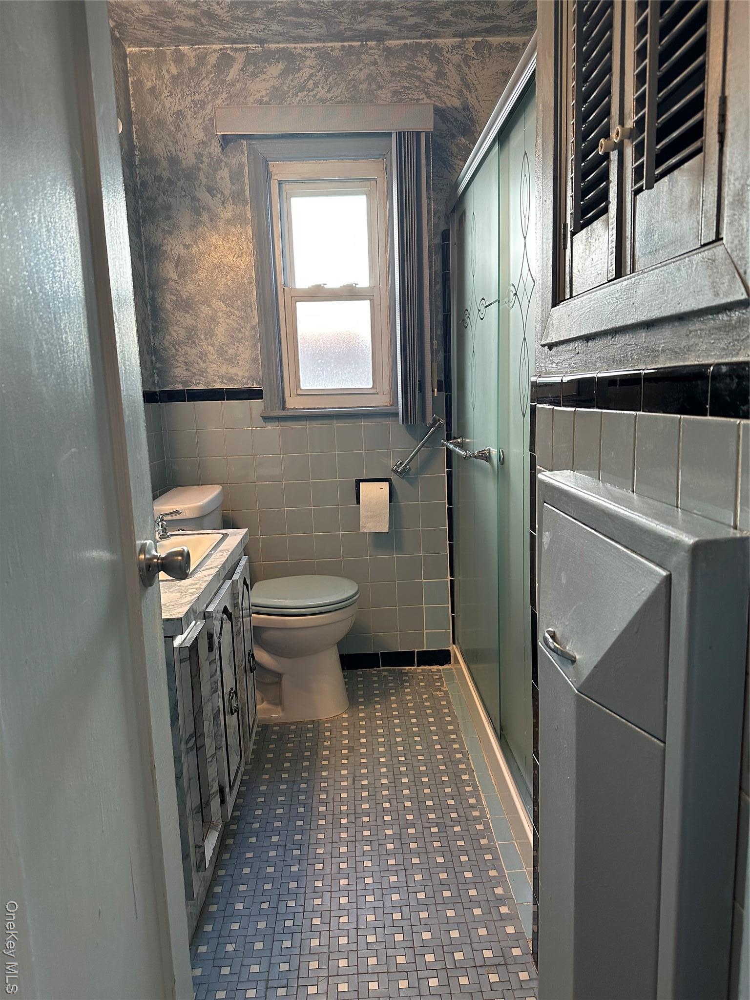 Single Family 258th  Queens, NY 11004, MLS-927472-17