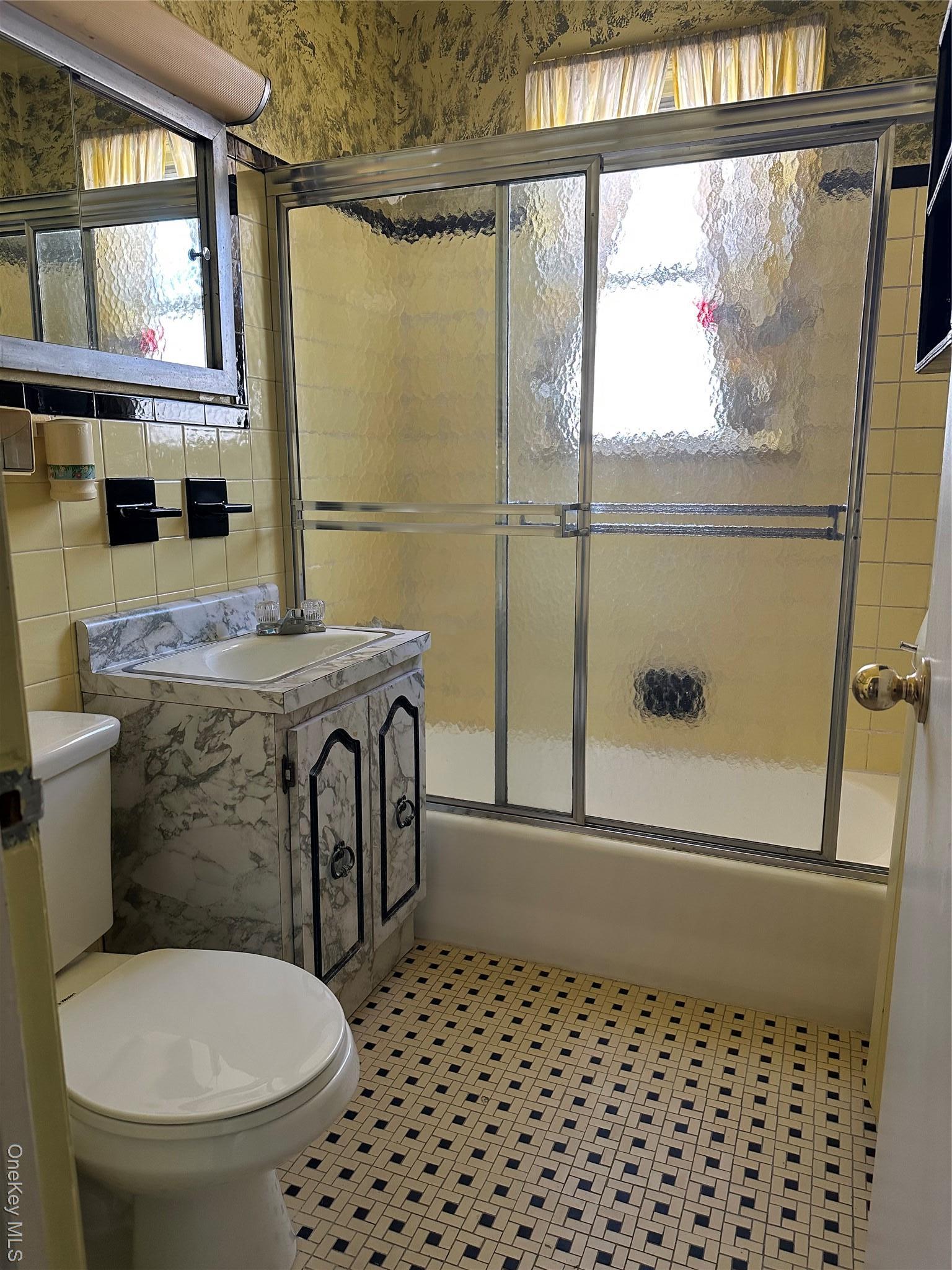 Single Family 258th  Queens, NY 11004, MLS-927472-24