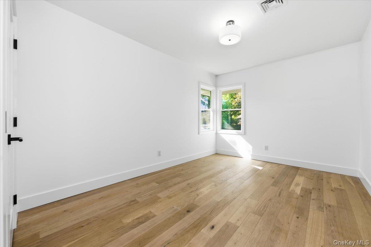 Single Family Linda Nassau County, NY 11598, MLS-927524-16