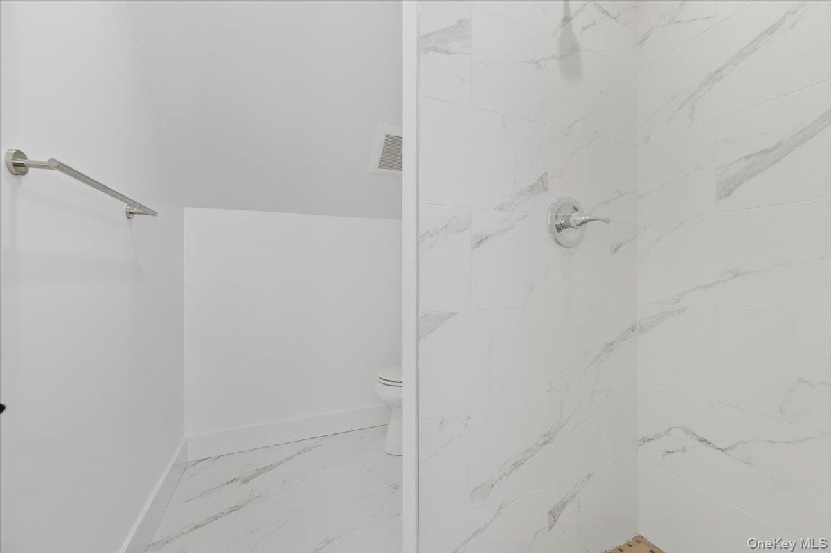 Single Family Linda Nassau County, NY 11598, MLS-927524-21