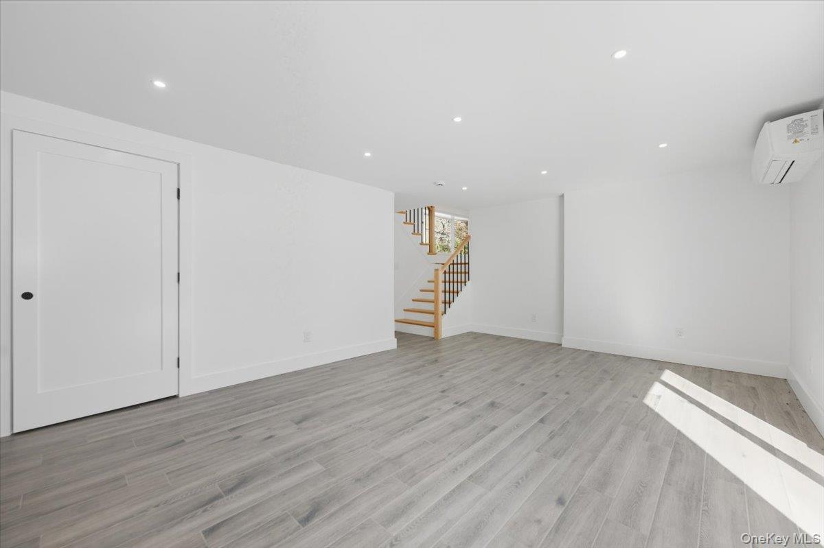 Single Family Linda Nassau County, NY 11598, MLS-927524-8