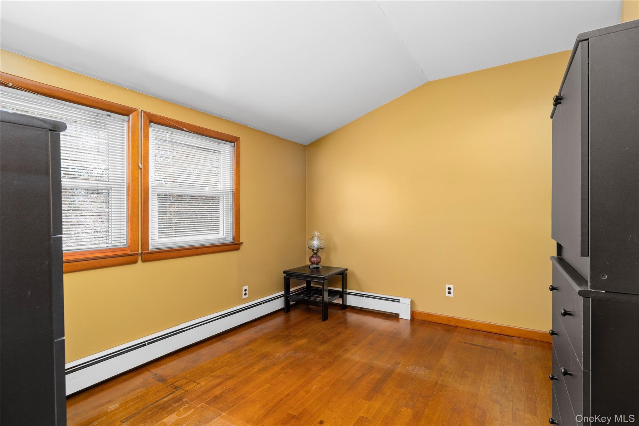 Single Family Hamilton  Nassau County, NY 11710, MLS-927525-20