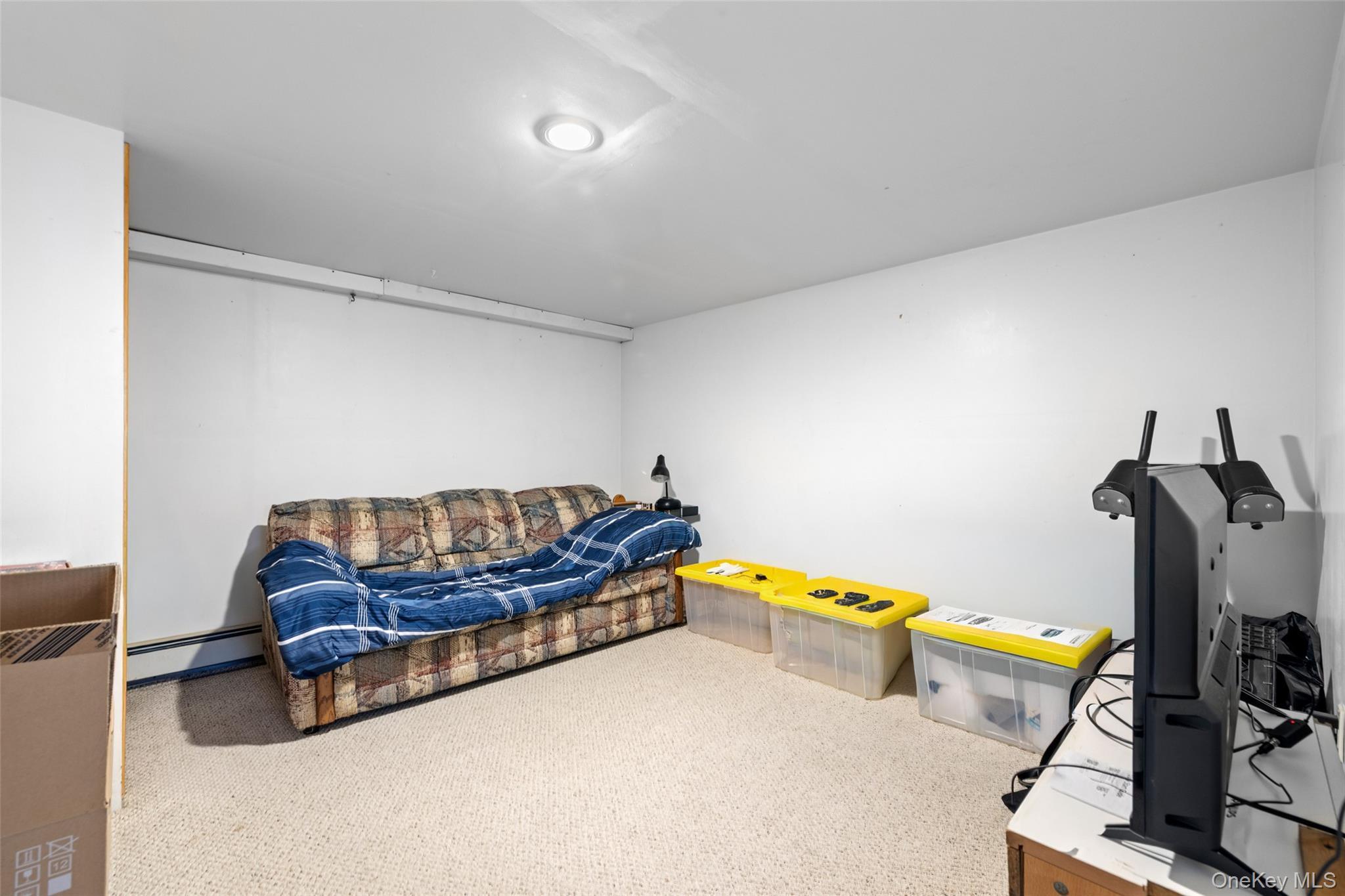 Single Family Hamilton  Nassau County, NY 11710, MLS-927525-23