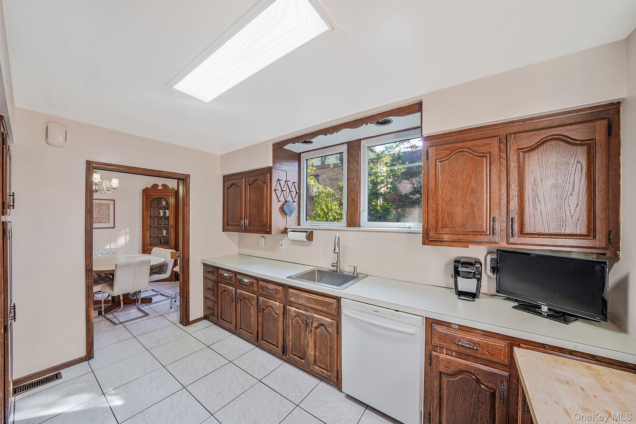 Single Family Midland Queens, NY 11432, MLS-927527-11