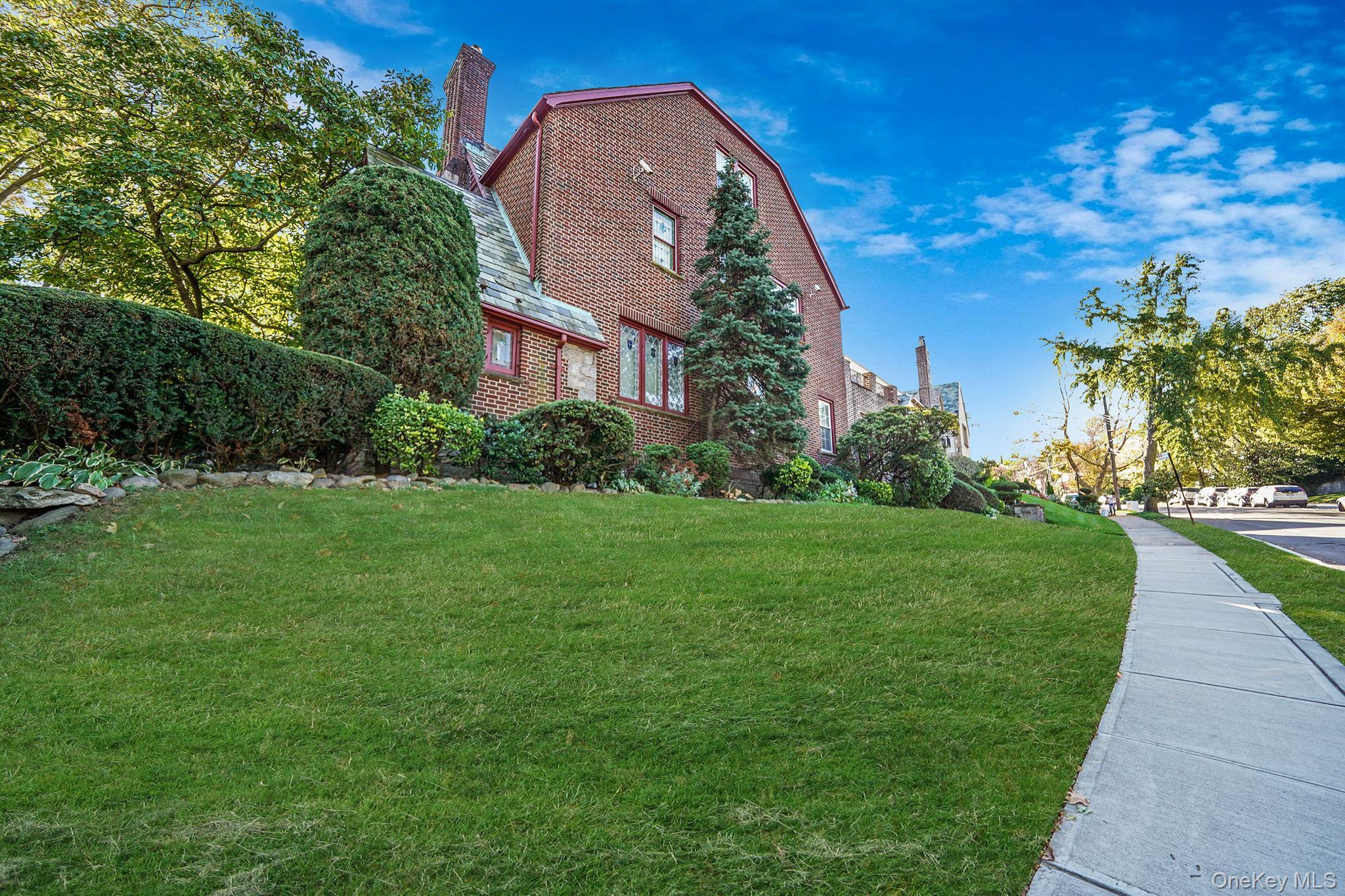 Single Family Midland Queens, NY 11432, MLS-927527-17