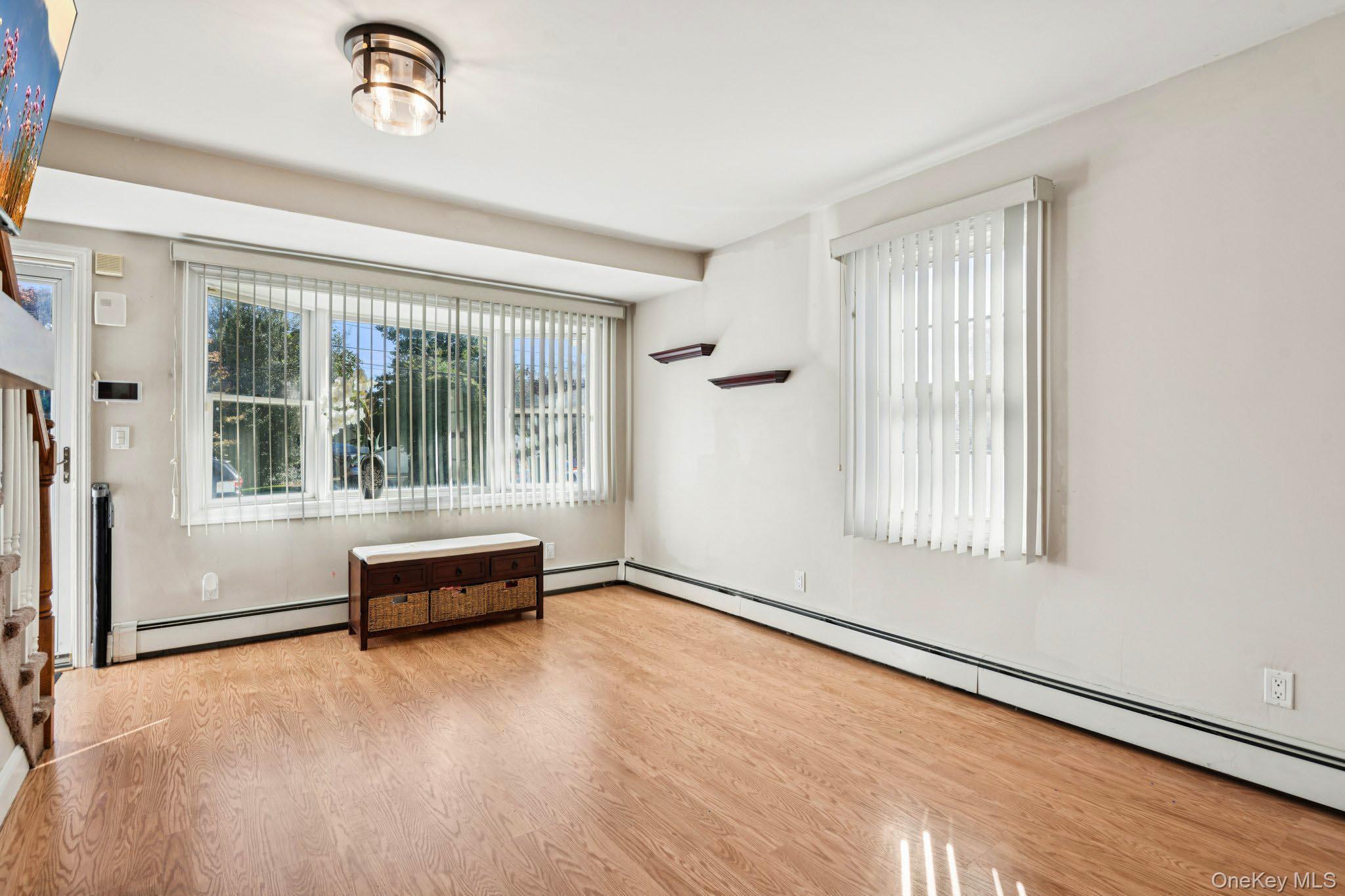 Single Family Elm  Nassau County, NY 11801, MLS-927568-3