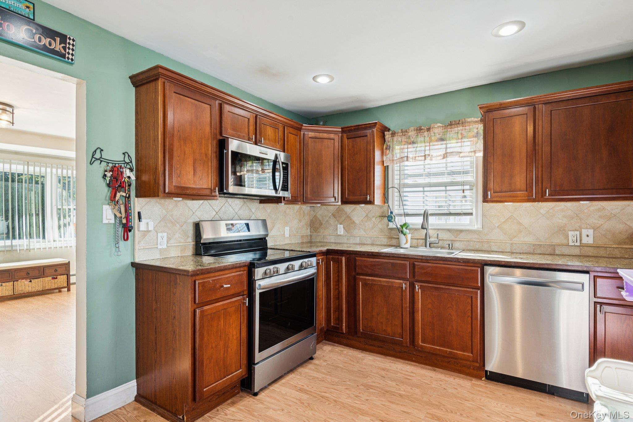 Single Family Elm  Nassau County, NY 11801, MLS-927568-7